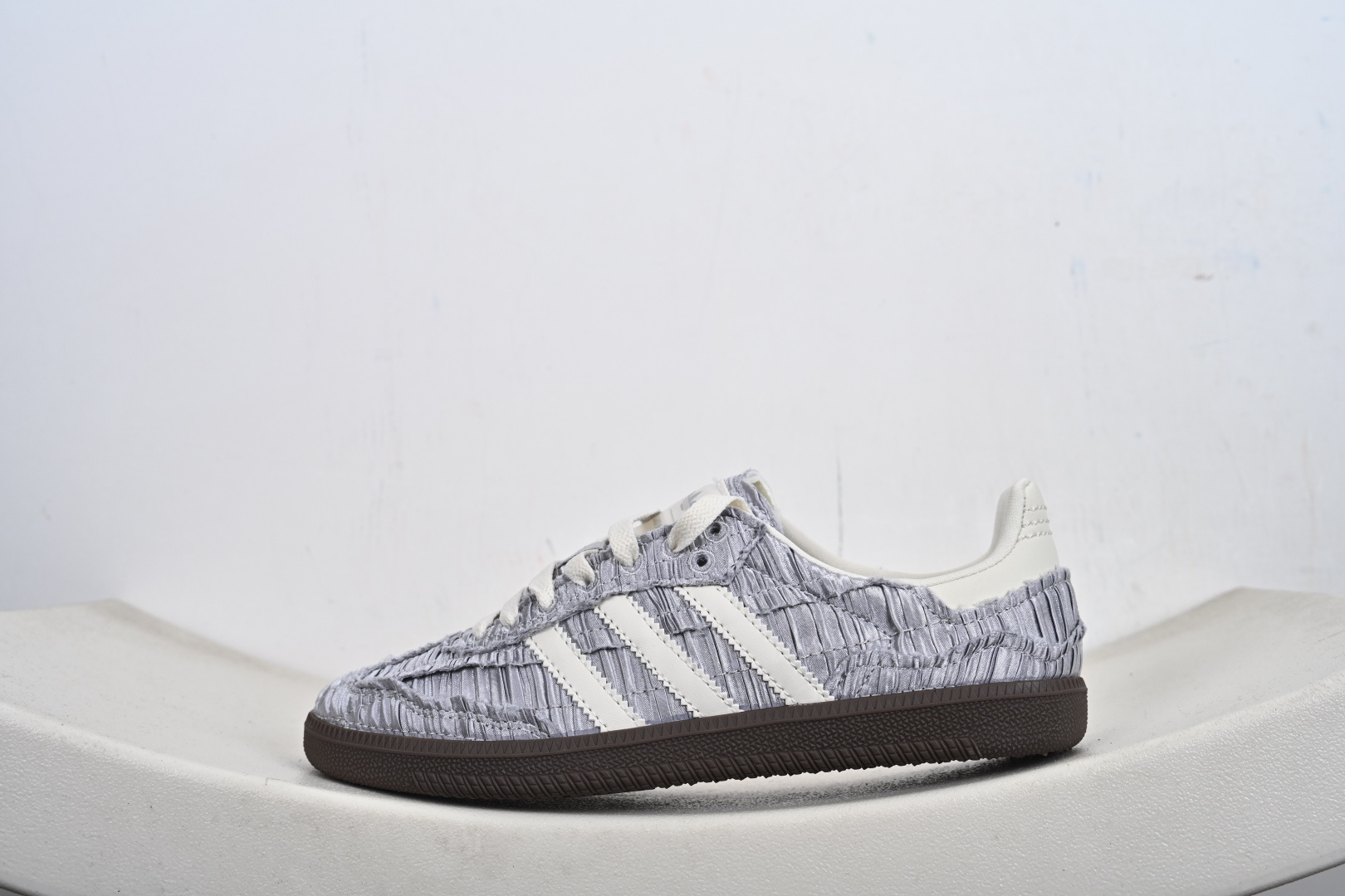 Caroline Hu x Adidas Originals Samba 舒适百搭 防滑耐磨 低帮 阿迪达斯板鞋 JP9283 Caroline Hu x Adidas Originals Samba 舒适百搭 防滑耐磨 低帮 阿迪达斯板鞋 JP9283