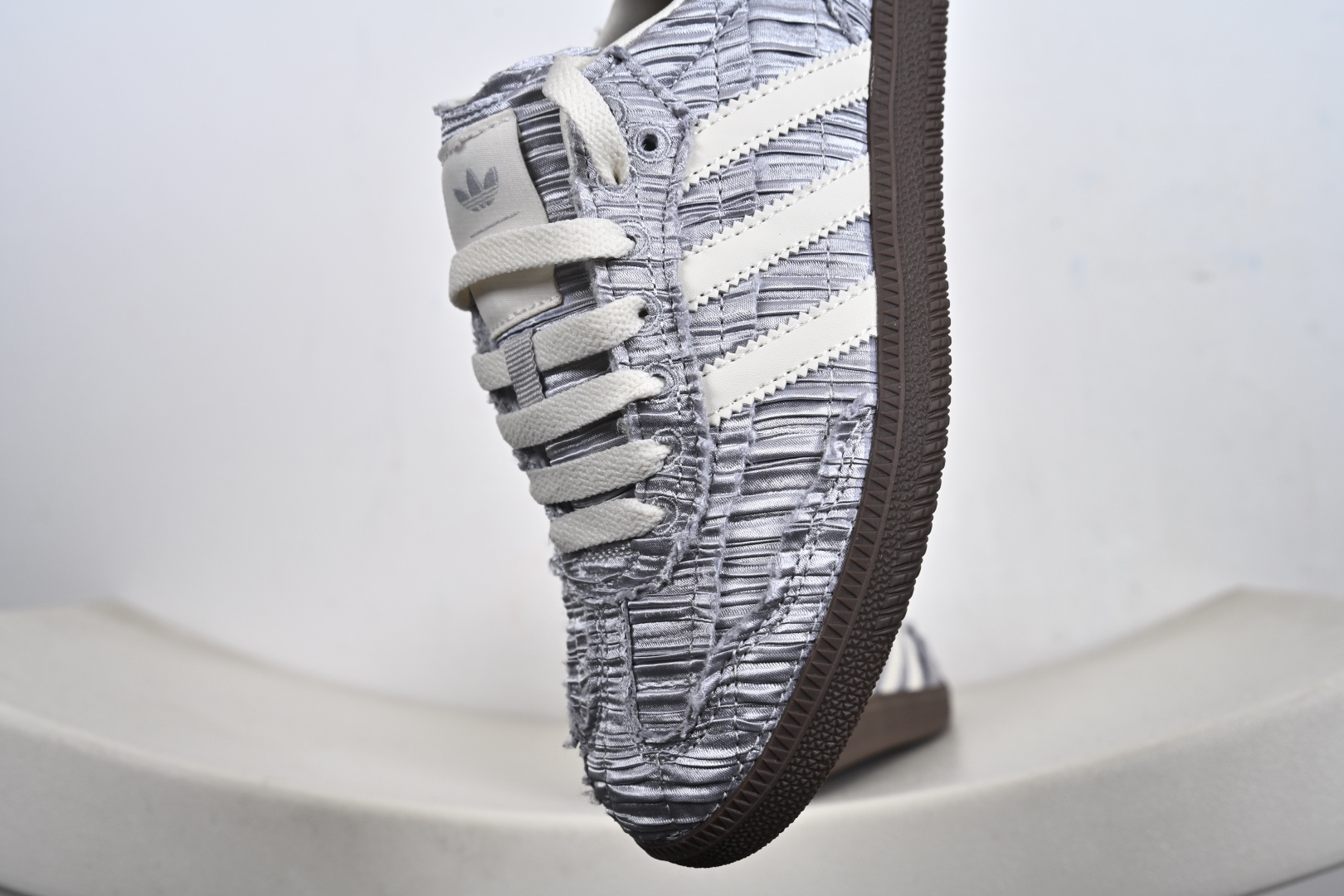 Caroline Hu x Adidas Originals Samba 舒适百搭 防滑耐磨 低帮 阿迪达斯板鞋 JP9283 Caroline Hu x Adidas Originals Samba 舒适百搭 防滑耐磨 低帮 阿迪达斯板鞋 JP9283