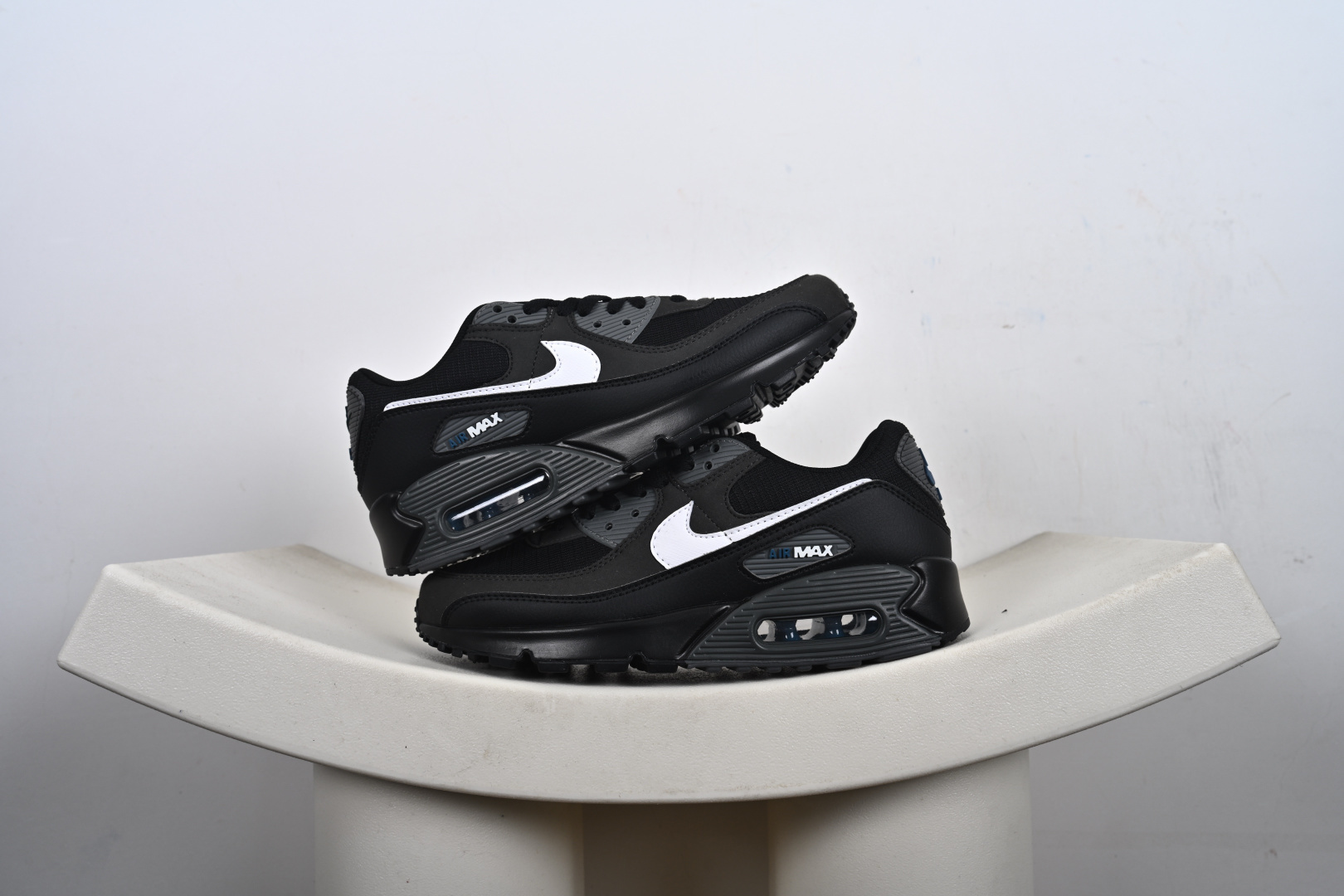 Air Max 90小气垫运动鞋 融合经典设计线条和丰富材质 FZ7186-100 HQ3828-200 CN8490-003 001 DM0029-007 Air Max 90小气垫运动鞋 融合经典设计线条和丰富材质 FZ7186-100 HQ3828-200 CN8490-003 001 DM0029-007