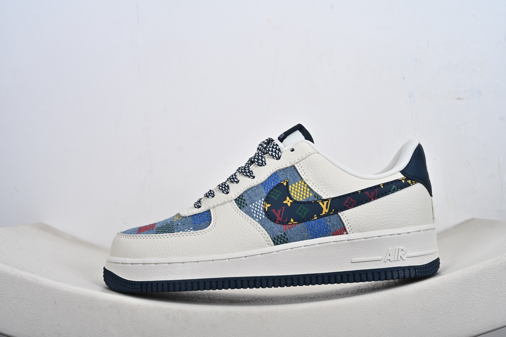 Nike Air Force 1 '07 Low “LV联名——米蓝彩色印花”空军一号 高端定制 低帮 运动鞋 休闲鞋 LD1999-005 Nike Air Force 1 '07 Low “LV联名——米蓝彩色印花”空军一号 高端定制 低帮 运动鞋 休闲鞋 LD1999-005