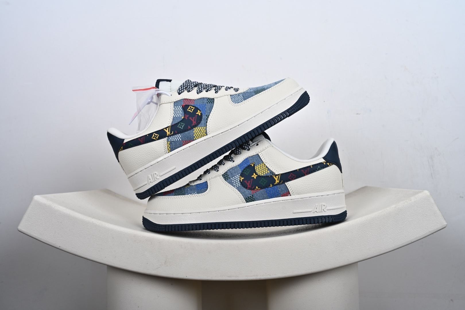 Nike Air Force 1 ’07 Low “LV联名——米蓝彩色印花”空军一号 高端定制 低帮 运动鞋 休闲鞋 LD1999-005 Nike Air Force 1 ’07 Low “LV联名——米蓝彩色印花”空军一号 高端定制 低帮 运动鞋 休闲鞋 LD1999-005