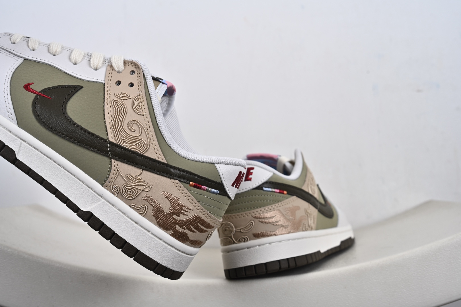 NK Dunk Low ”NYC” 新年限定 马年 低帮休闲板鞋 IQ1118-220 NK Dunk Low ”NYC” 新年限定 马年 低帮休闲板鞋 IQ1118-220