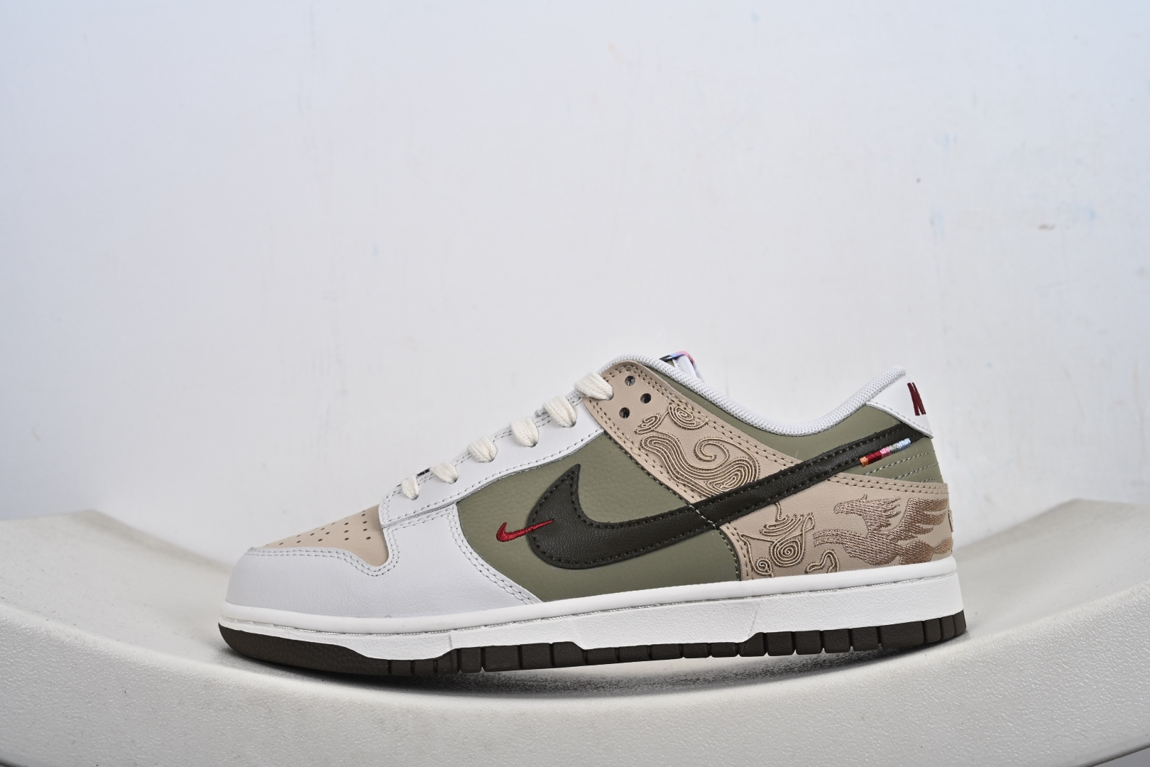 NK Dunk Low ”NYC” 新年限定 马年 低帮休闲板鞋 IQ1118-220 NK Dunk Low ”NYC” 新年限定 马年 低帮休闲板鞋 IQ1118-220