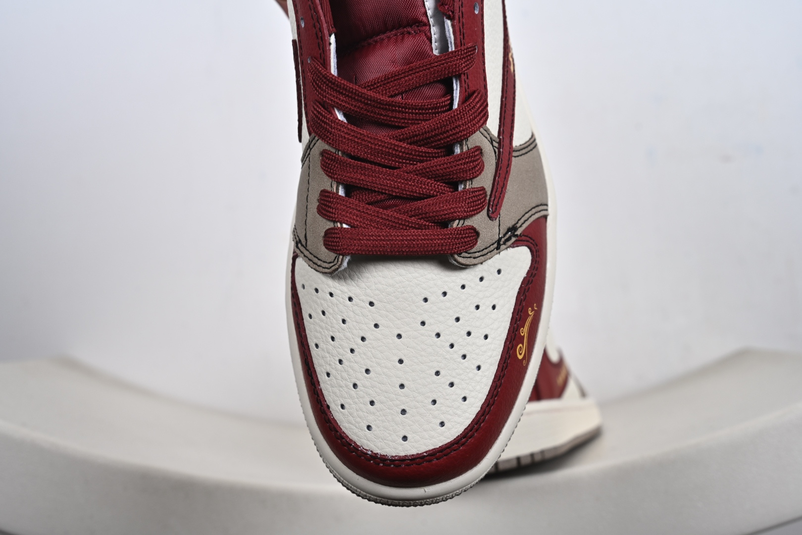 Air Jordan 1 Low AJ1 乔1 马年限定 倒钩高端定制 低帮复古篮球鞋 XD1979-004 Air Jordan 1 Low AJ1 乔1 马年限定 倒钩高端定制 低帮复古篮球鞋 XD1979-004