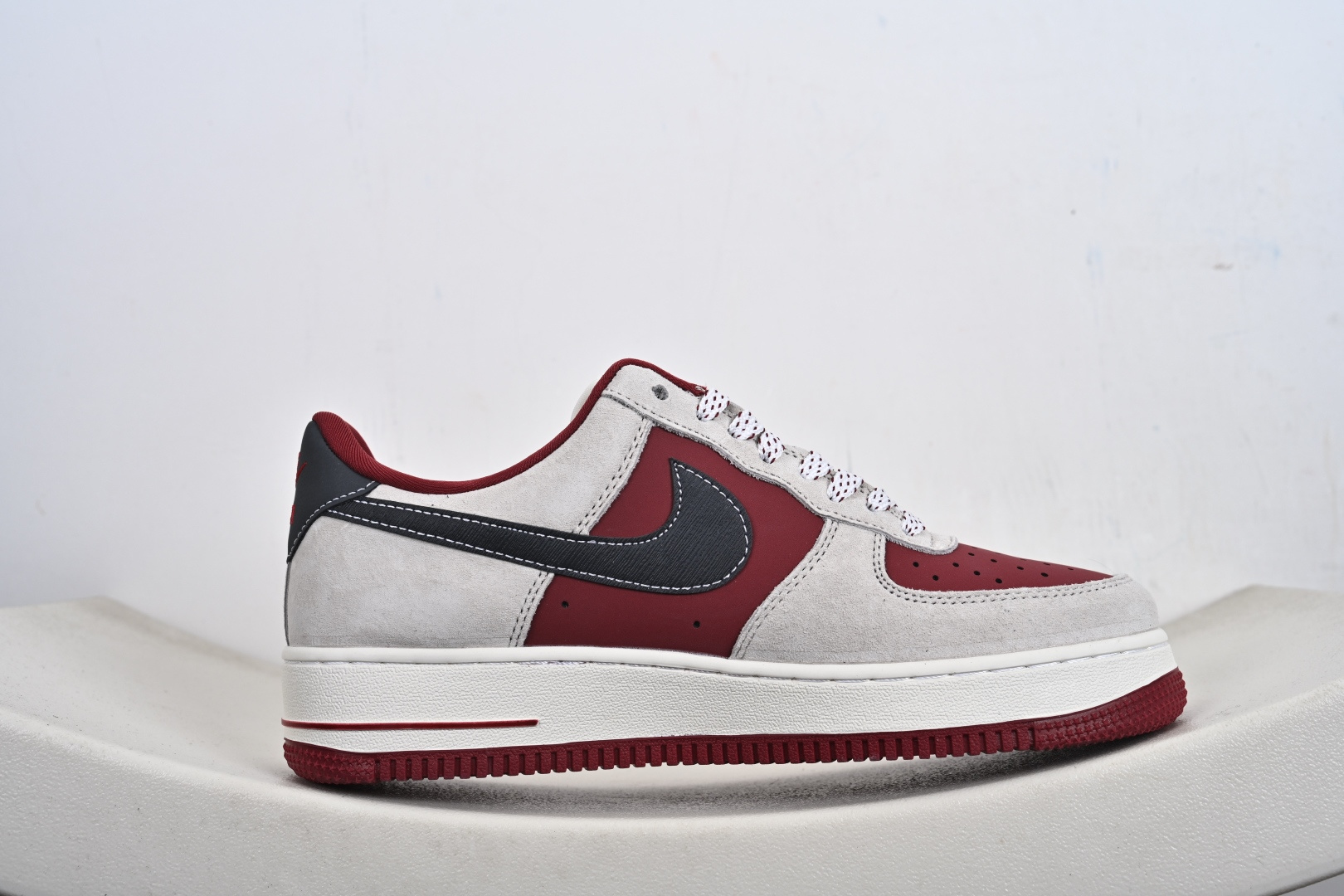 定制版 Nike Air Force 1'07 Low 三方联名 酒红灰 空军一号低帮休闲板鞋 SY1388-014 定制版 Nike Air Force 1'07 Low 三方联名 酒红灰 空军一号低帮休闲板鞋 SY1388-014