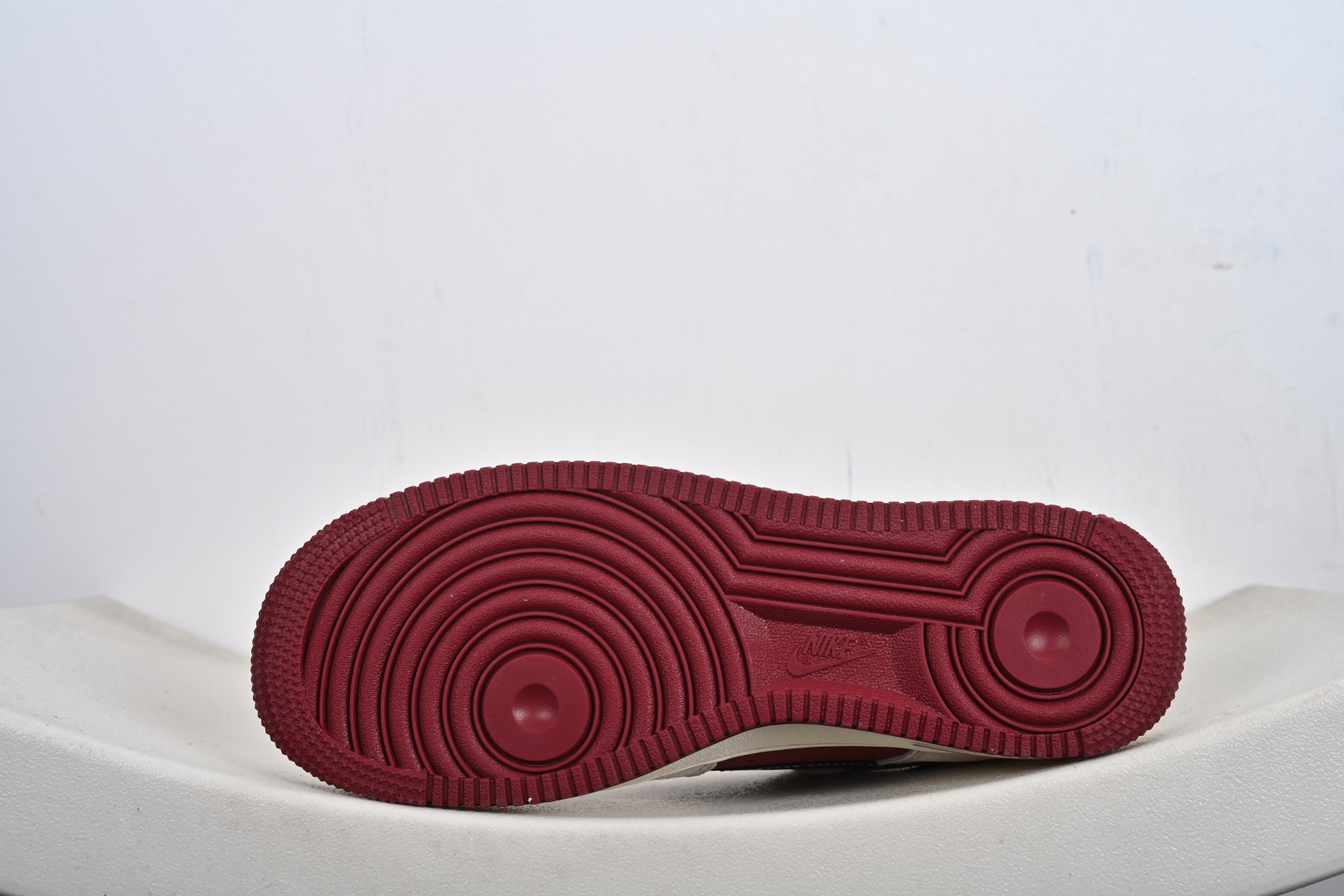 定制版 Nike Air Force 1'07 Low 三方联名 酒红灰 空军一号低帮休闲板鞋 SY1388-014 定制版 Nike Air Force 1'07 Low 三方联名 酒红灰 空军一号低帮休闲板鞋 SY1388-014