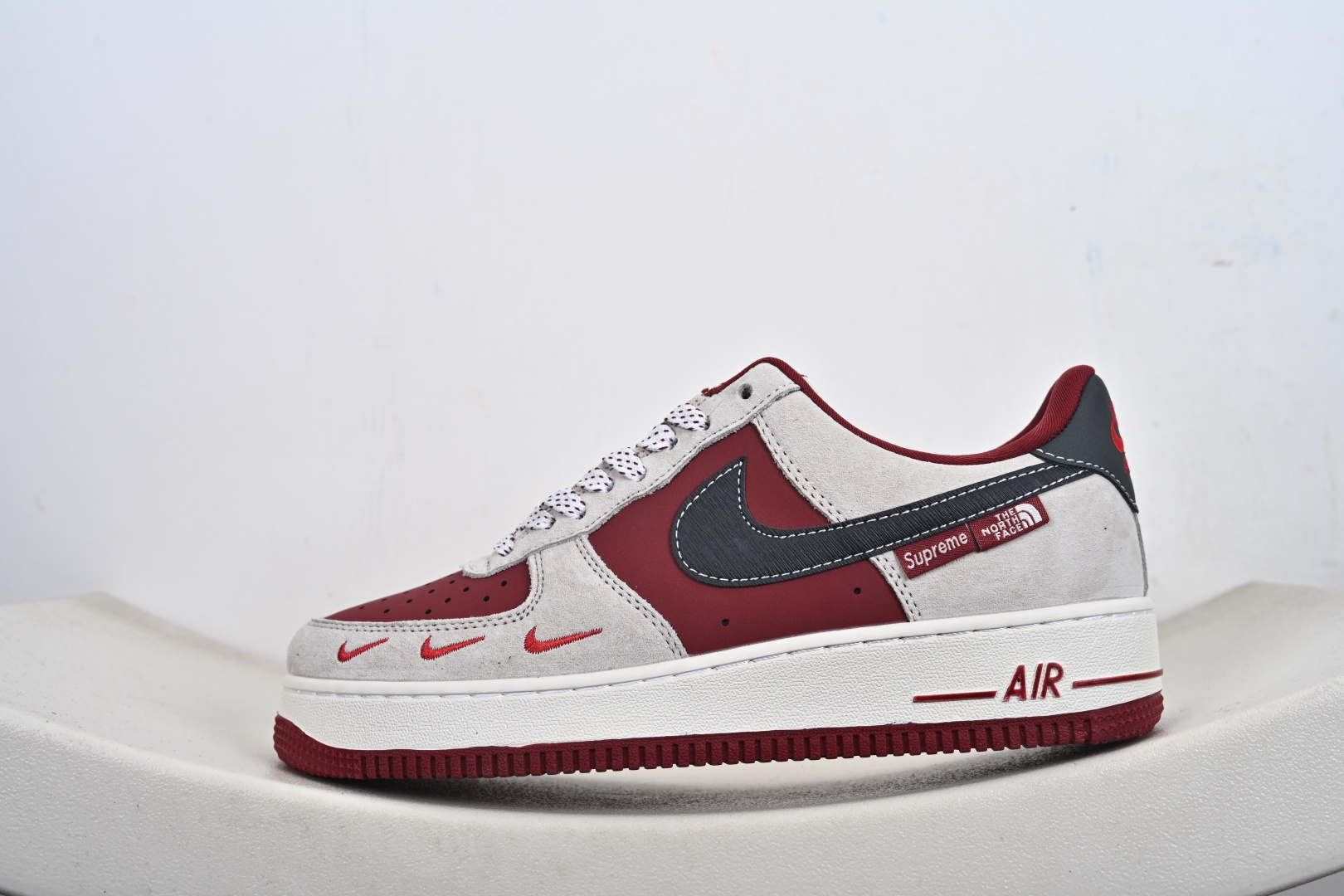 定制版 Nike Air Force 1'07 Low 三方联名 酒红灰 空军一号低帮休闲板鞋 SY1388-014 定制版 Nike Air Force 1'07 Low 三方联名 酒红灰 空军一号低帮休闲板鞋 SY1388-014