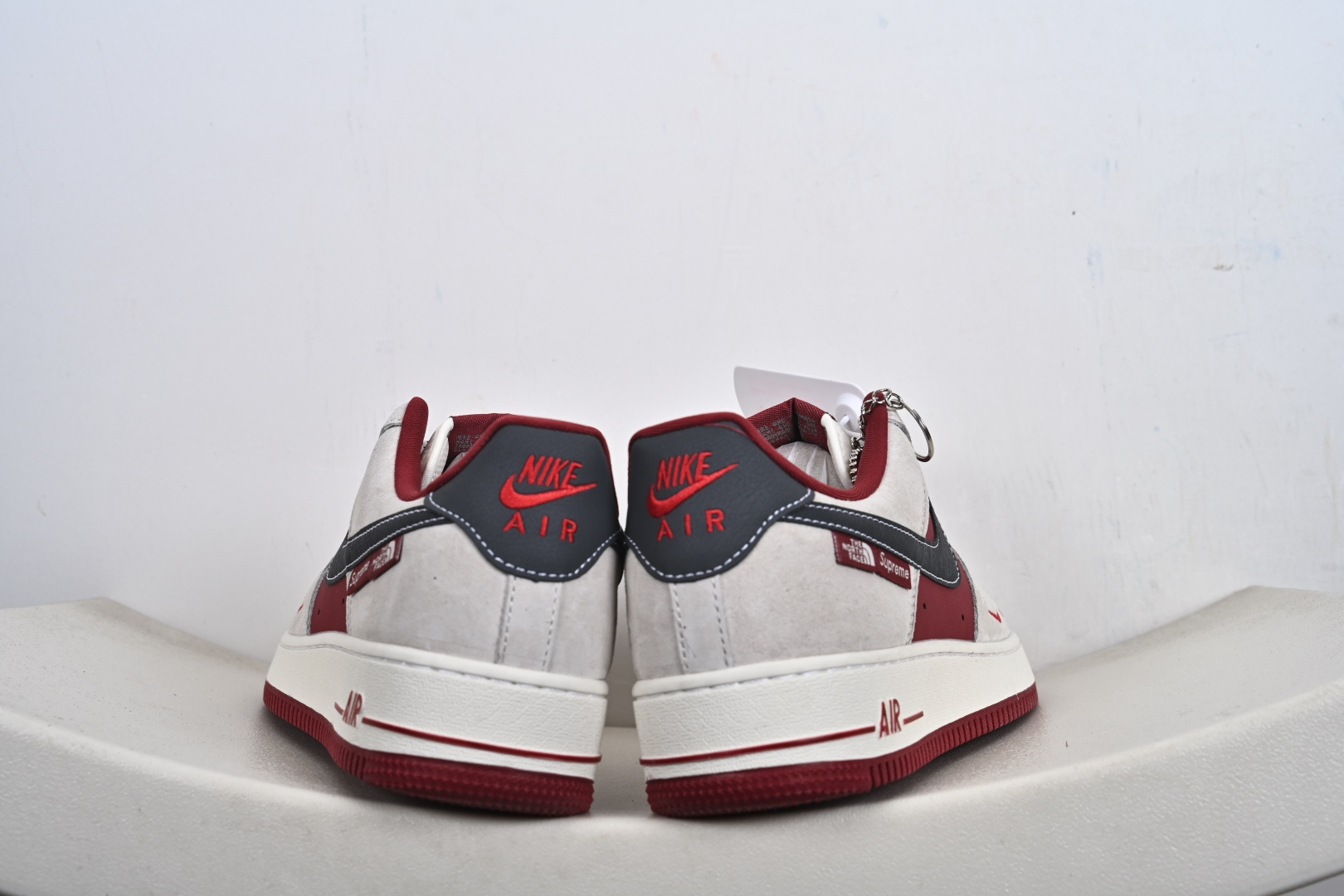 定制版 Nike Air Force 1'07 Low 三方联名 酒红灰 空军一号低帮休闲板鞋 SY1388-014 定制版 Nike Air Force 1'07 Low 三方联名 酒红灰 空军一号低帮休闲板鞋 SY1388-014