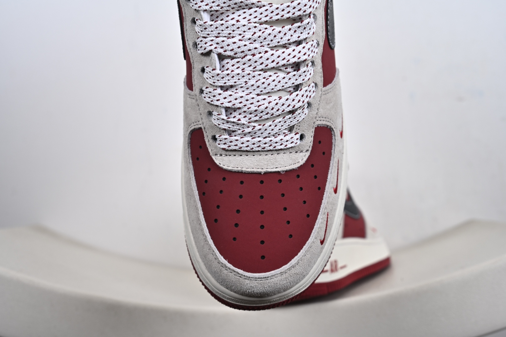 定制版 Nike Air Force 1'07 Low 三方联名 酒红灰 空军一号低帮休闲板鞋 SY1388-014 定制版 Nike Air Force 1'07 Low 三方联名 酒红灰 空军一号低帮休闲板鞋 SY1388-014