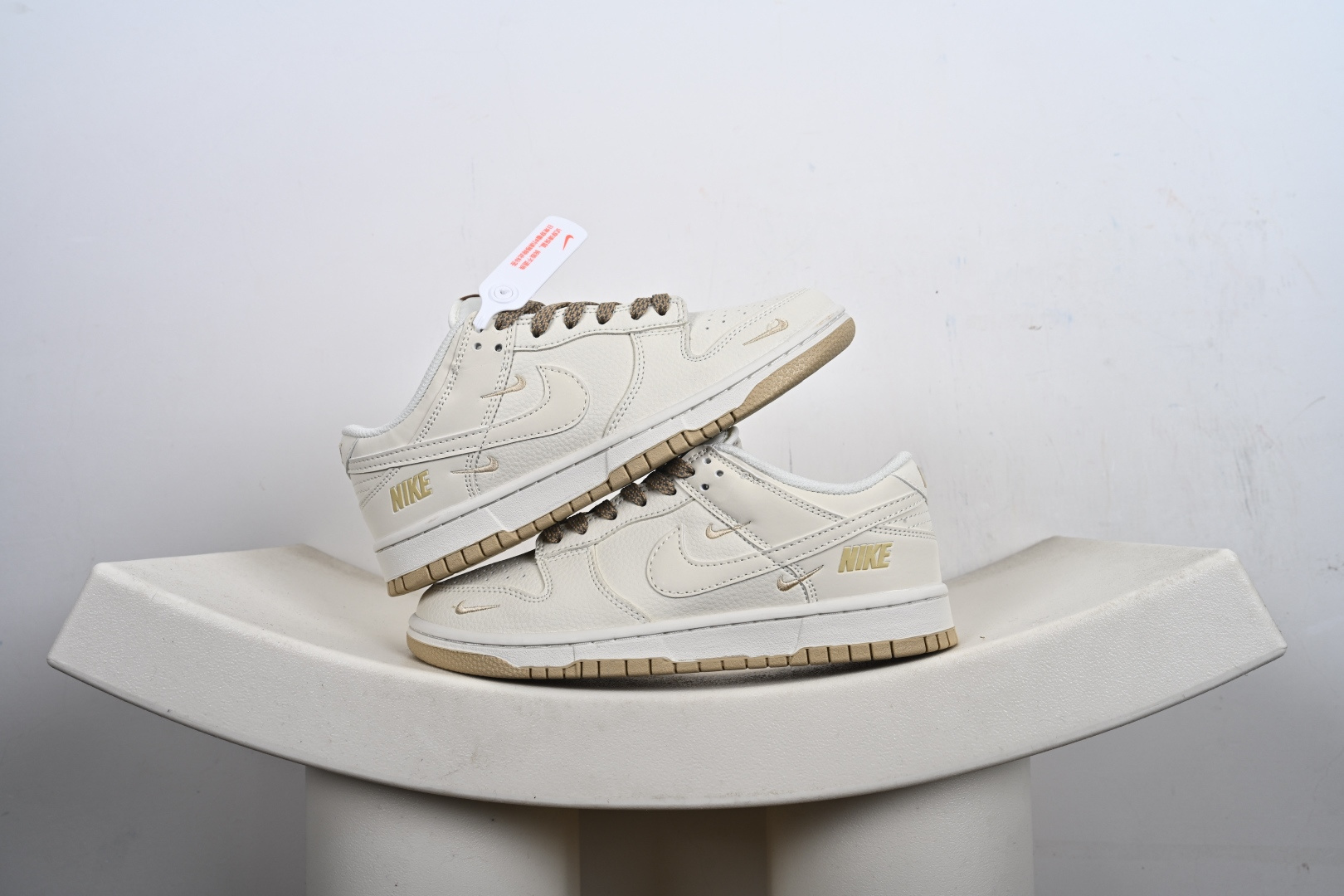 福利 支持放店 ️ ️ ️ Nk SB Dunk Low 周年高端定制 低帮休闲板鞋 #高端定制鞋盒 原装头层材料 独家版型蒸餾加工大厂纯原品质出货 超高清洁度 皮料切割干净无任何毛边 细节完美 货号:NK5639-326 Q5-E1