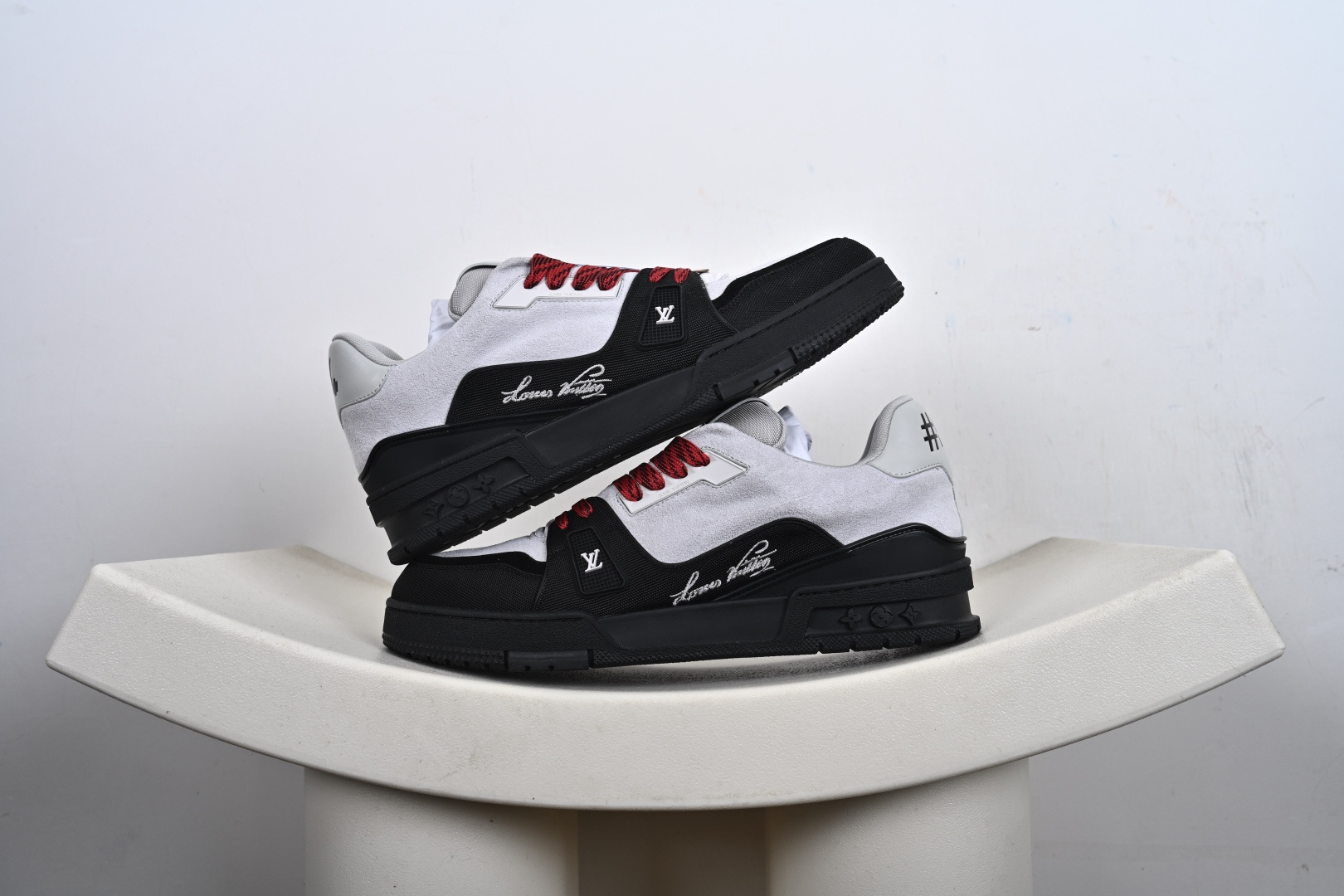 代购级别 Louis Vuitton Trainer 2021ss早春全新时装走秀运动鞋 代购级别 Louis Vuitton Trainer 2021ss早春全新时装走秀运动鞋
