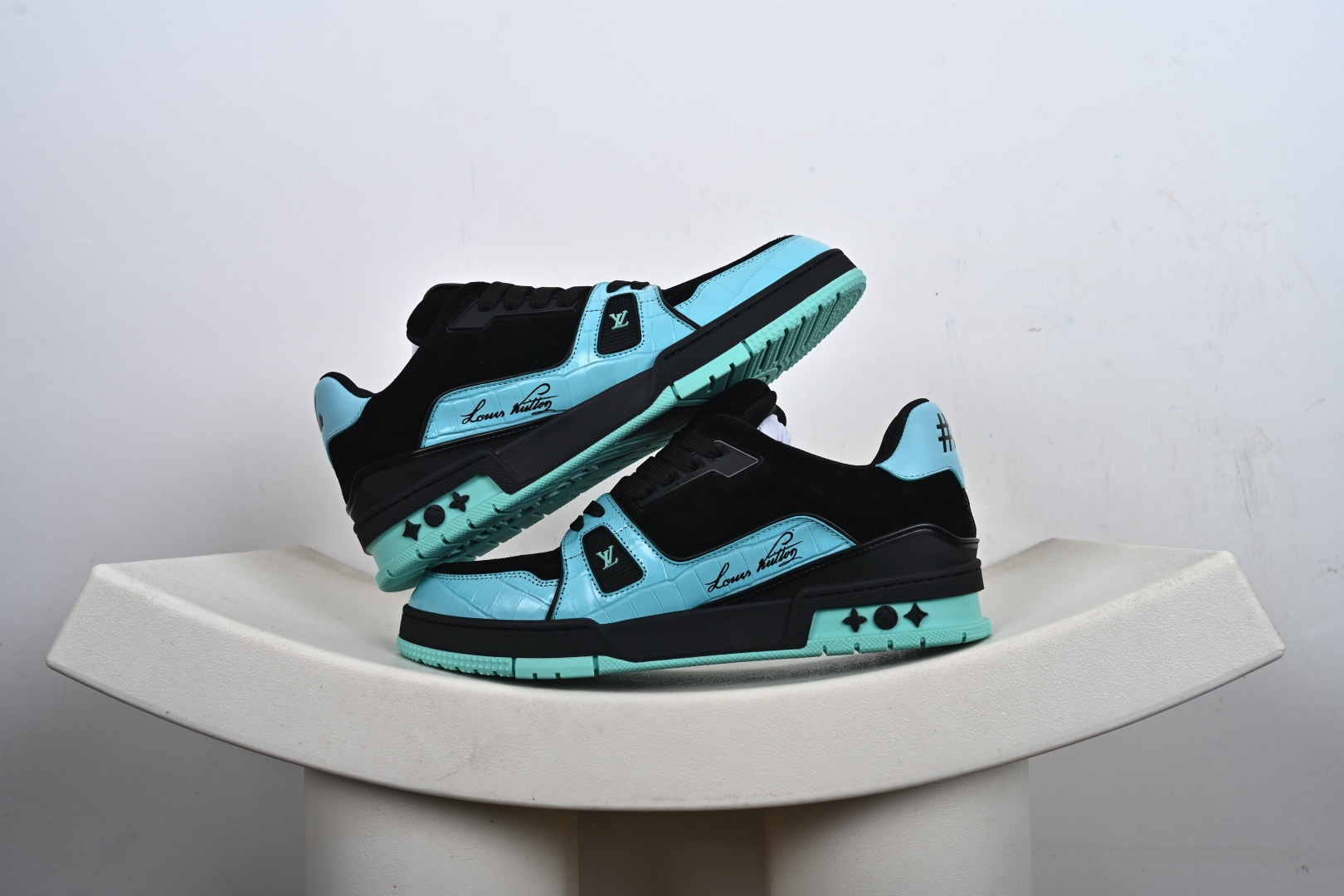 代购级别 Louis Vuitton Trainer 2021ss早春全新时装走秀运动鞋 代购级别 Louis Vuitton Trainer 2021ss早春全新时装走秀运动鞋
