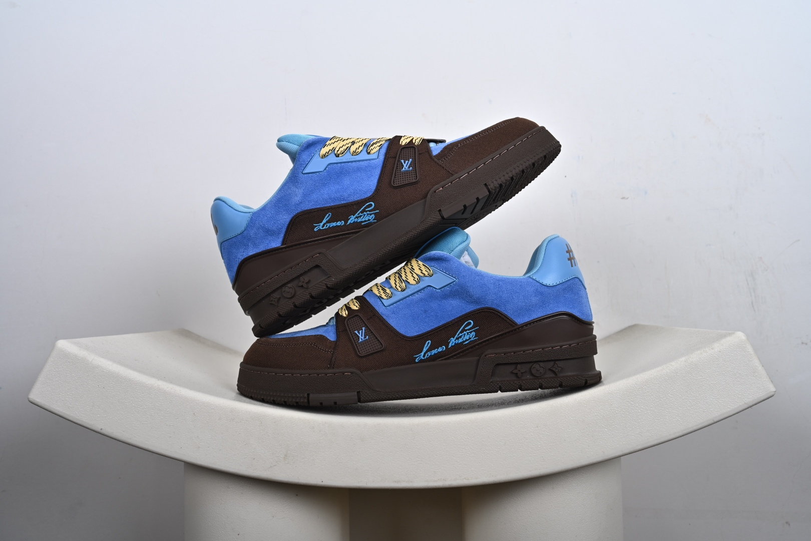 代购级别 Louis Vuitton Trainer 2021ss早春全新时装走秀运动鞋 代购级别 Louis Vuitton Trainer 2021ss早春全新时装走秀运动鞋