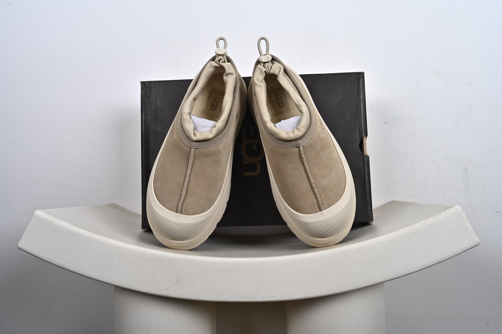 UGG 塔斯曼彩壳低帮中性款雪地靴 1144096