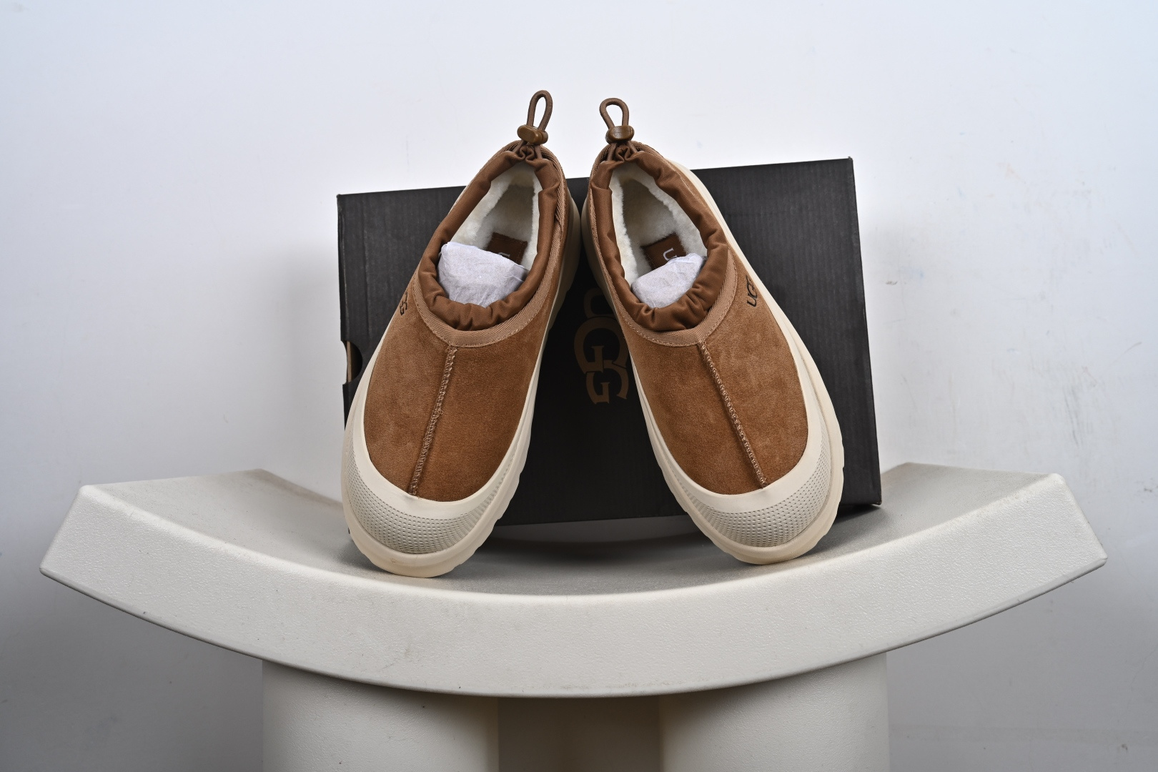 UGG 塔斯曼彩壳低帮中性款雪地靴 1144096