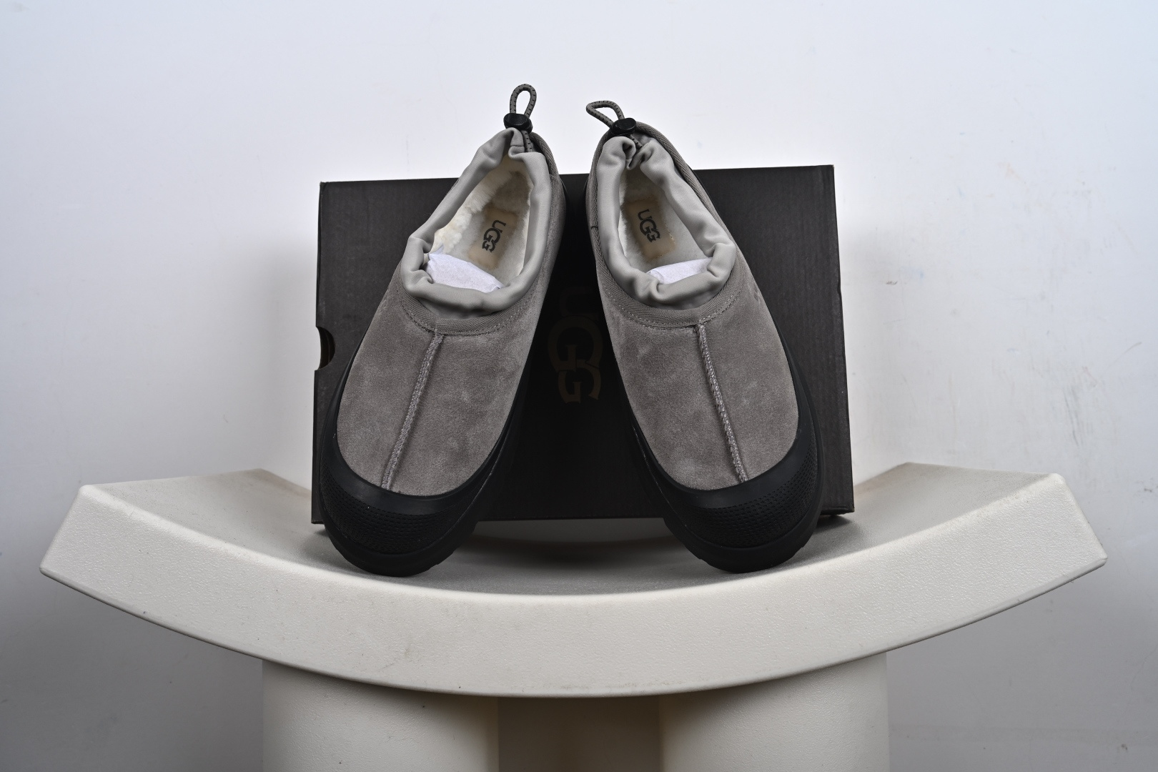 UGG 塔斯曼彩壳低帮中性款雪地靴 1144096