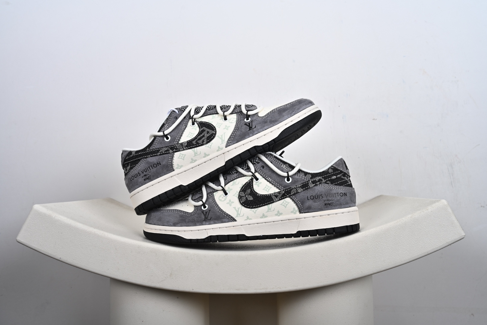 定制版 NK SB Dunk Low“L联名——荔纹勾抽绳” 周年高端定制 低帮休闲板鞋 CX5050-Y49 定制版 NK SB Dunk Low“L联名——荔纹勾抽绳” 周年高端定制 低帮休闲板鞋 CX5050-Y49