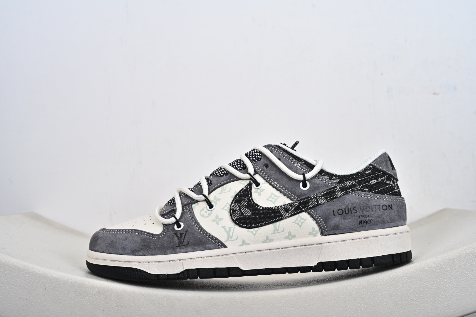 定制版 NK SB Dunk Low“L联名——荔纹勾抽绳” 周年高端定制 低帮休闲板鞋 CX5050-Y49 定制版 NK SB Dunk Low“L联名——荔纹勾抽绳” 周年高端定制 低帮休闲板鞋 CX5050-Y49