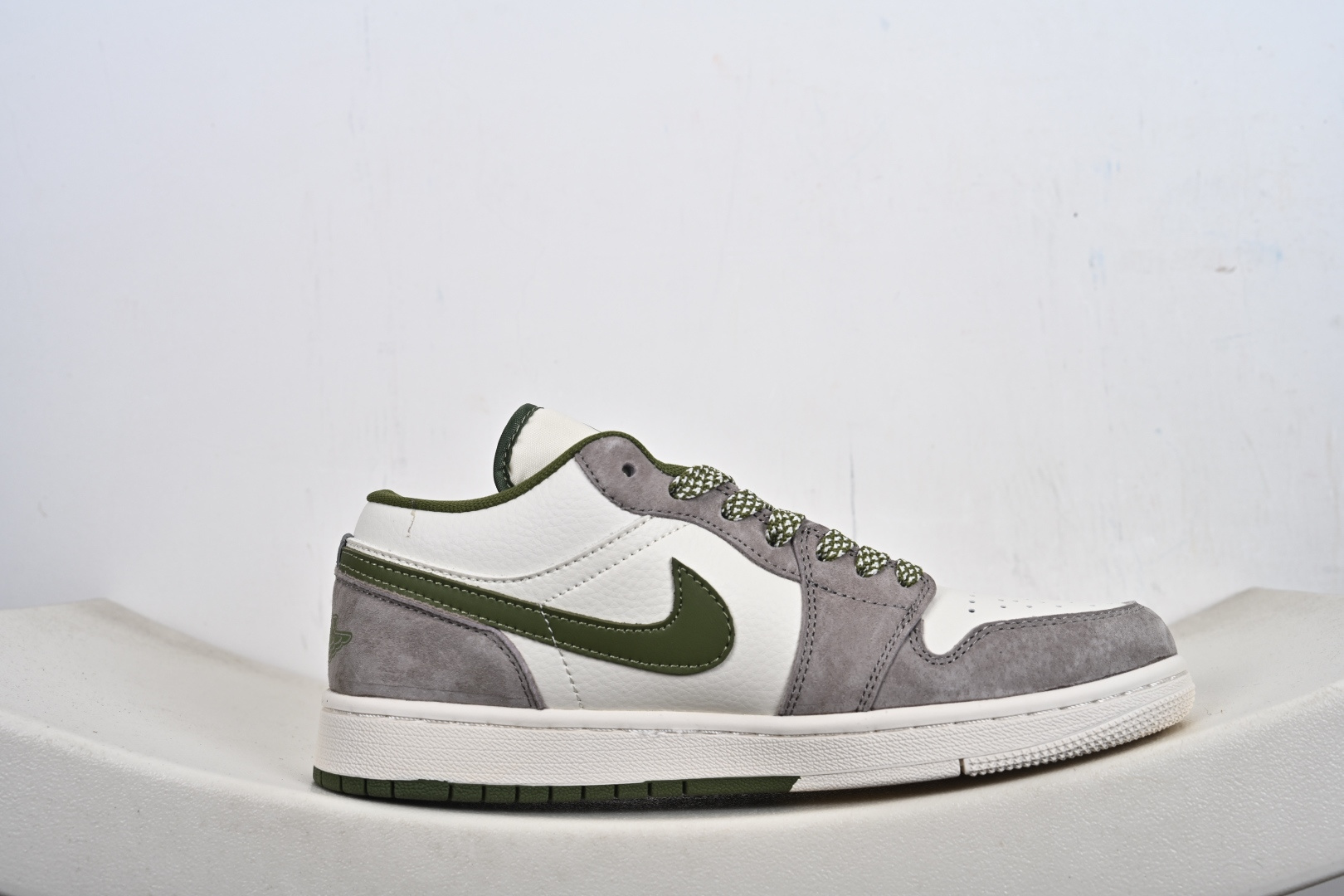 定制版 Air Jordan 1 Low AJ1 乔1 马年限定 古驰联名 高端定制 低帮复古篮球鞋 XX2606-006 定制版 Air Jordan 1 Low AJ1 乔1 马年限定 古驰联名 高端定制 低帮复古篮球鞋 XX2606-006