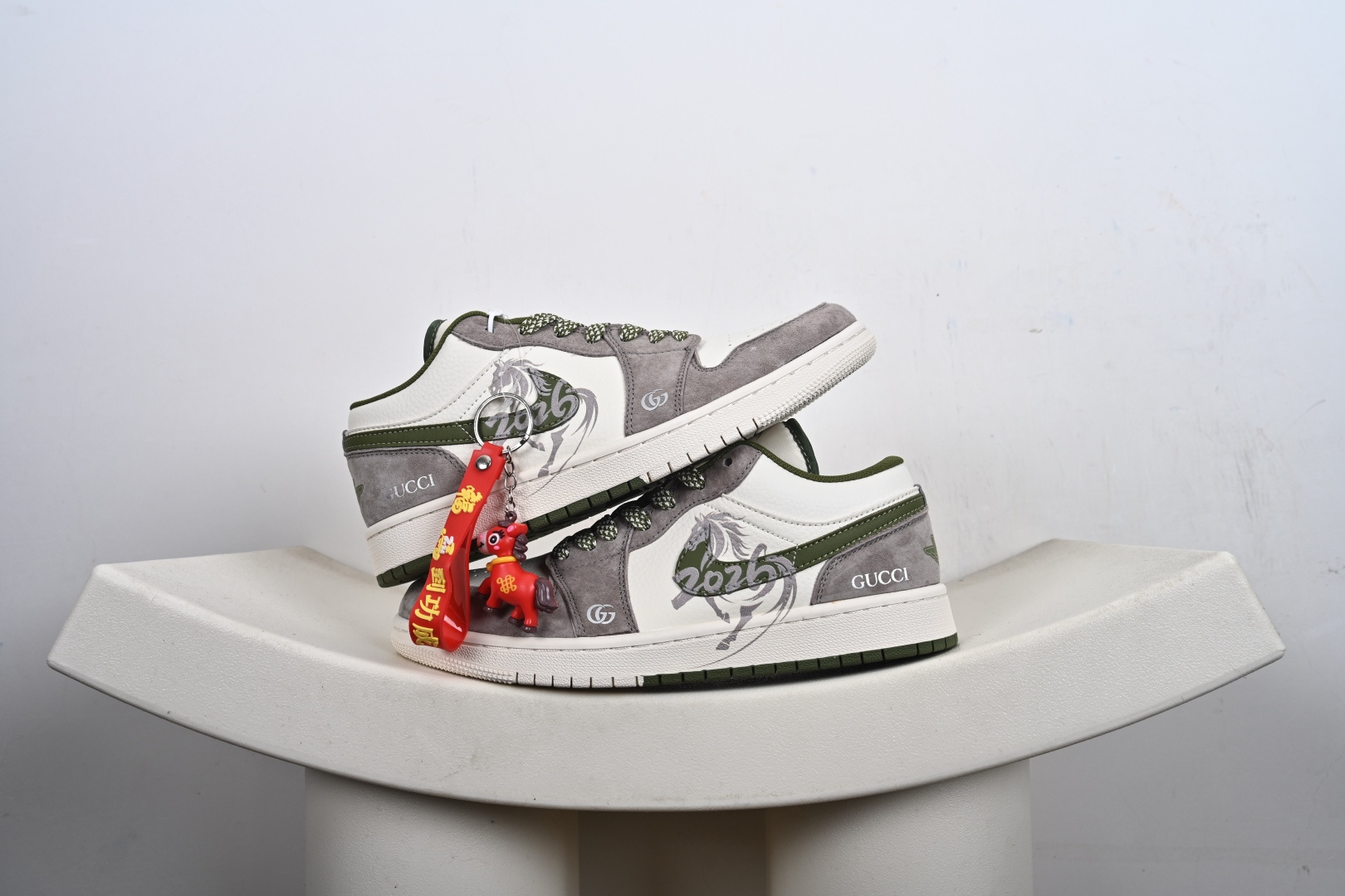 定制版 Air Jordan 1 Low AJ1 乔1 马年限定 古驰联名 高端定制 低帮复古篮球鞋 XX2606-006 定制版 Air Jordan 1 Low AJ1 乔1 马年限定 古驰联名 高端定制 低帮复古篮球鞋 XX2606-006