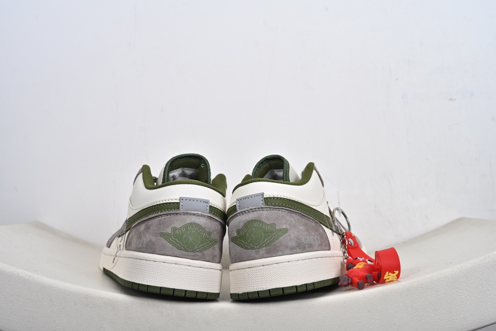 定制版 Air Jordan 1 Low AJ1 乔1 马年限定 古驰联名 高端定制 低帮复古篮球鞋 XX2606-006 定制版 Air Jordan 1 Low AJ1 乔1 马年限定 古驰联名 高端定制 低帮复古篮球鞋 XX2606-006
