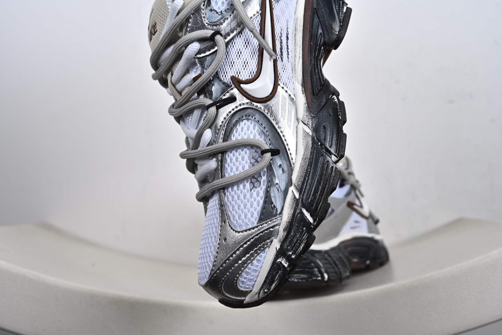 Nike V5 RNR 复古做旧 解构绑带 舒适百搭防滑耐磨 低帮跑步鞋 HQ7901-102-Top High Quatity Cheap Sneakers Fashion Clothing Clothes Bags handbags Shoes of all Brand wholesale With The best Quality And Beautiful Price from China Factory Chinese suppliers wholesaler seller Nike V5 RNR 复古做旧 解构绑带 舒适百搭防滑耐磨 低帮跑步鞋 HQ7901-102