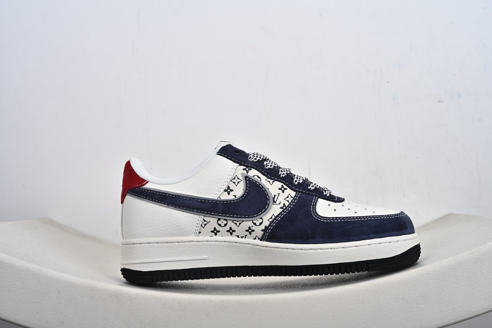 定制版 Nike Air Force 1'07 Low LV联名 空军一号低帮休闲板鞋 KD6699-F07 定制版 Nike Air Force 1'07 Low LV联名 空军一号低帮休闲板鞋 KD6699-F07
