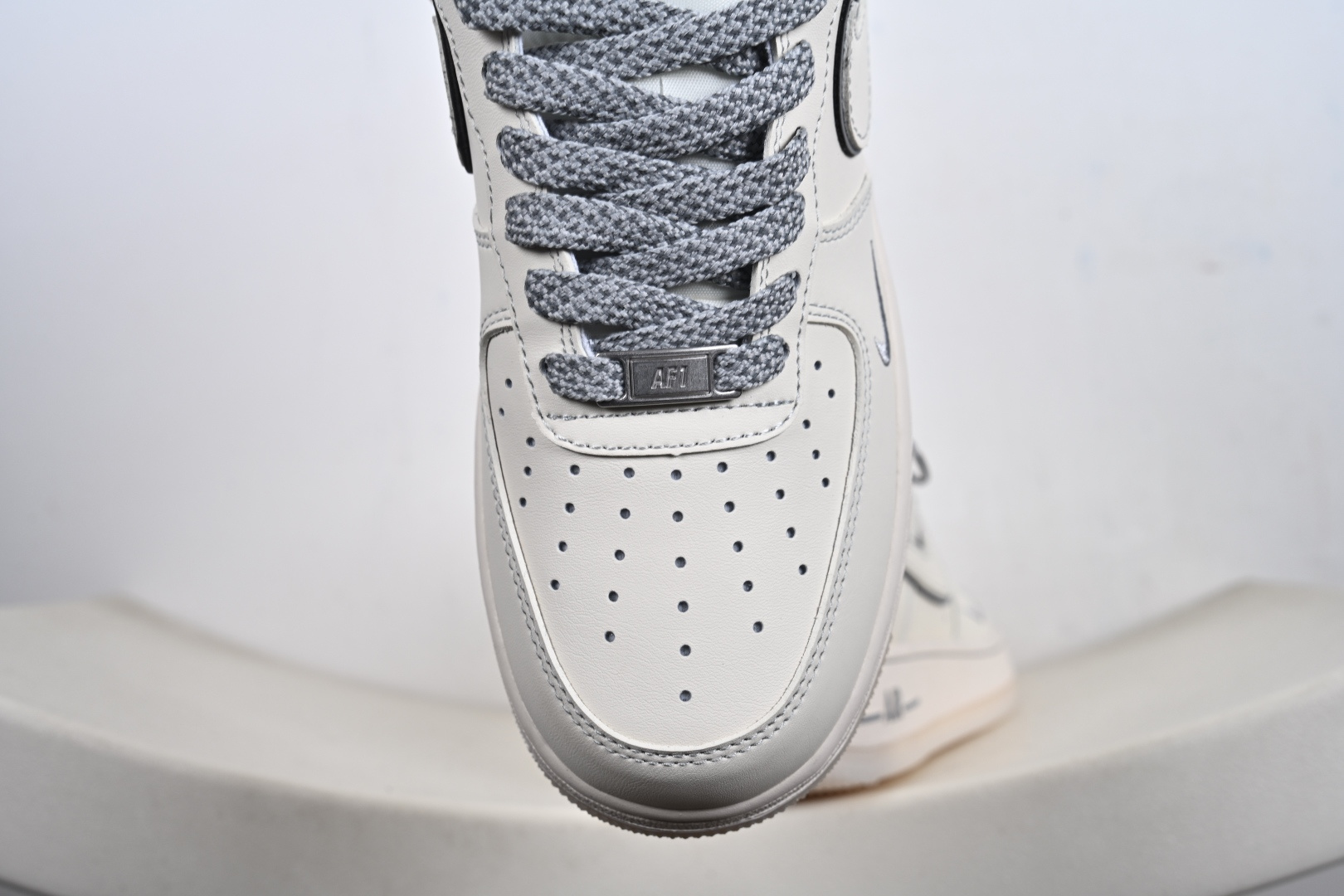 Nike Air Force 1 '07 Low 空军一号低帮休闲运动板鞋 SM6668-133 Nike Air Force 1 '07 Low 空军一号低帮休闲运动板鞋 SM6668-133