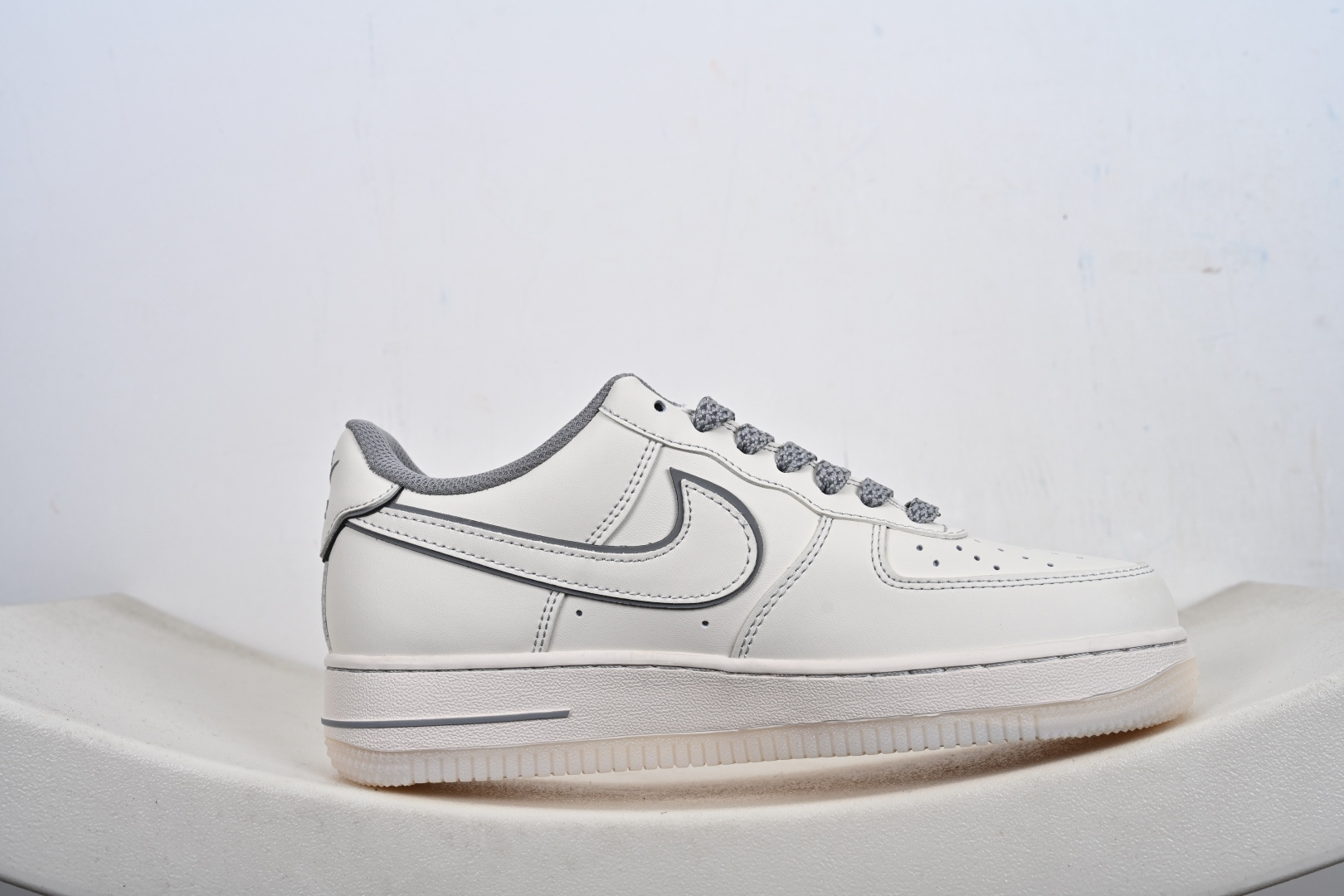 Nike Air Force 1 '07 Low 空军一号低帮休闲运动板鞋 SM6668-133 Nike Air Force 1 '07 Low 空军一号低帮休闲运动板鞋 SM6668-133