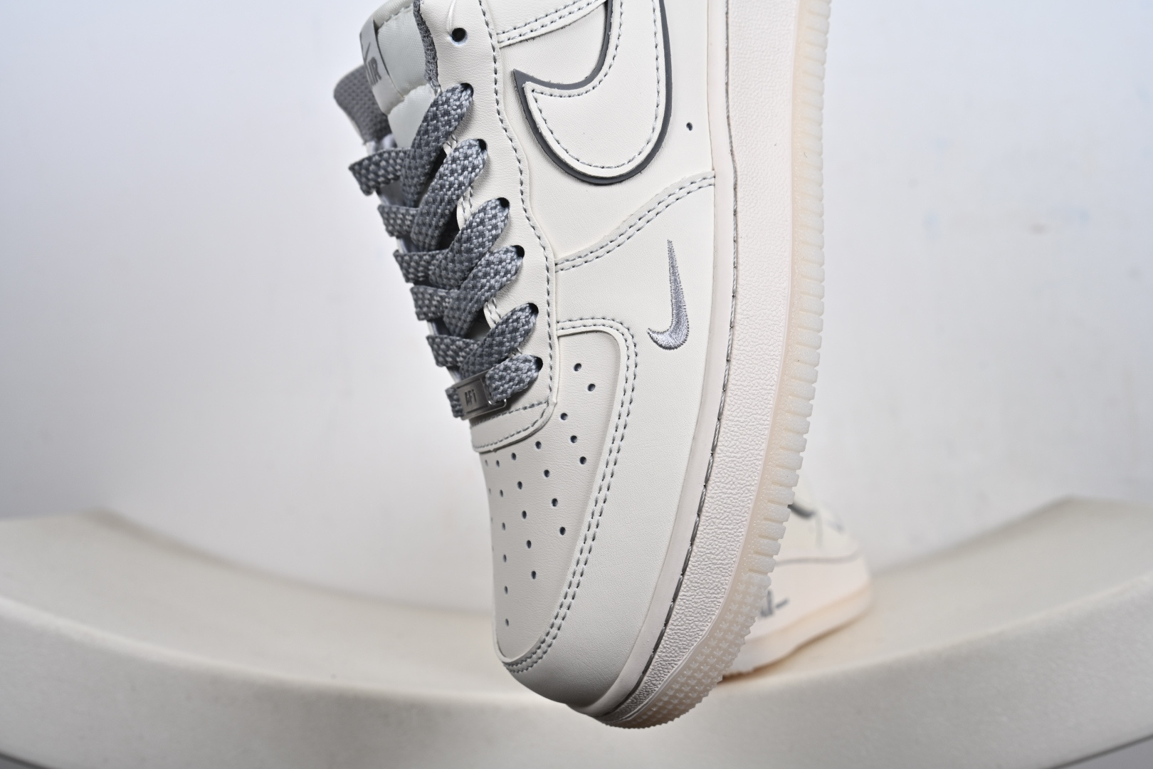 Nike Air Force 1 '07 Low 空军一号低帮休闲运动板鞋 SM6668-133 Nike Air Force 1 '07 Low 空军一号低帮休闲运动板鞋 SM6668-133