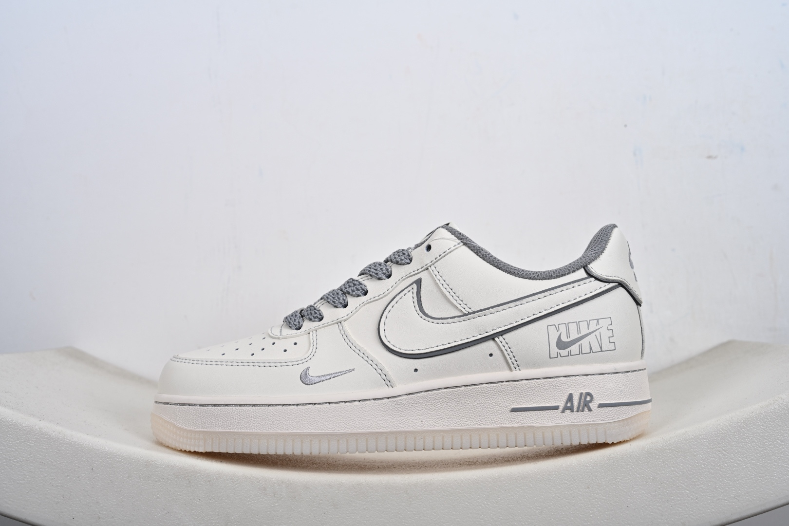 Nike Air Force 1 '07 Low 空军一号低帮休闲运动板鞋 SM6668-133 Nike Air Force 1 '07 Low 空军一号低帮休闲运动板鞋 SM6668-133