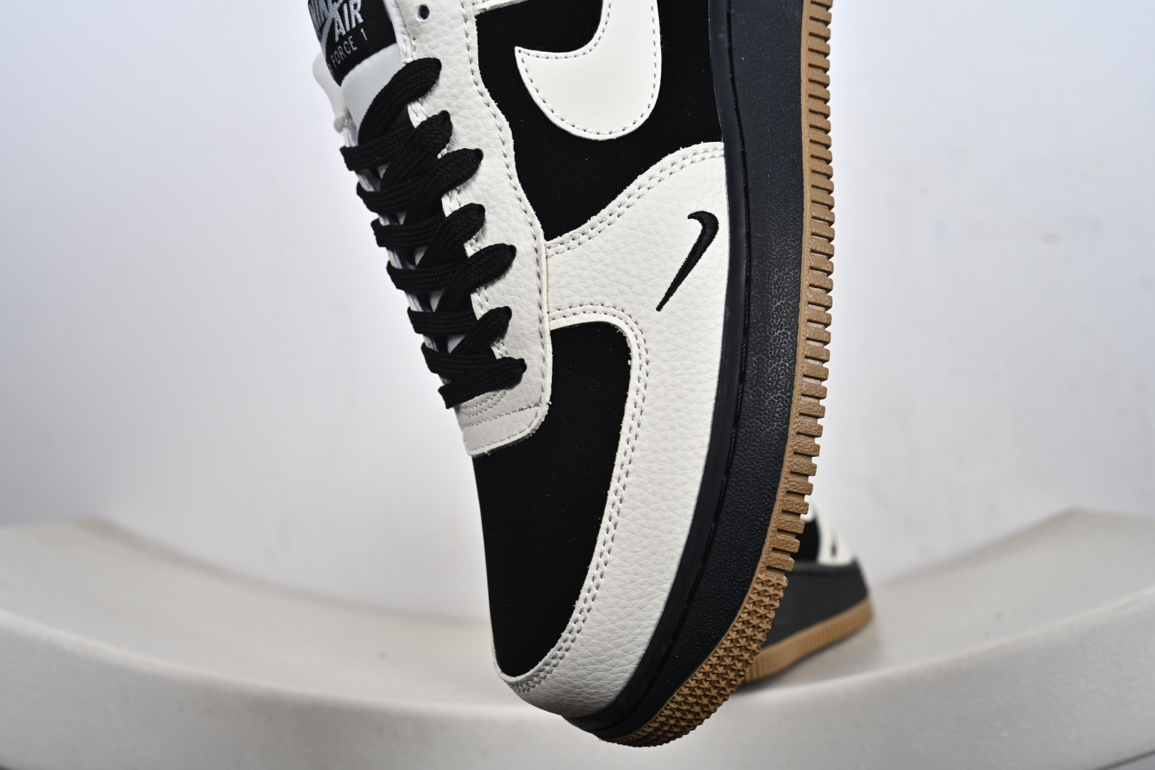 Nike Air Force 1 '07 Low “斯图西联名——双拼米黑棕”空军一号 高端定制 低帮 运动鞋 休闲鞋 LD1999-006 Nike Air Force 1 '07 Low “斯图西联名——双拼米黑棕”空军一号 高端定制 低帮 运动鞋 休闲鞋 LD1999-006