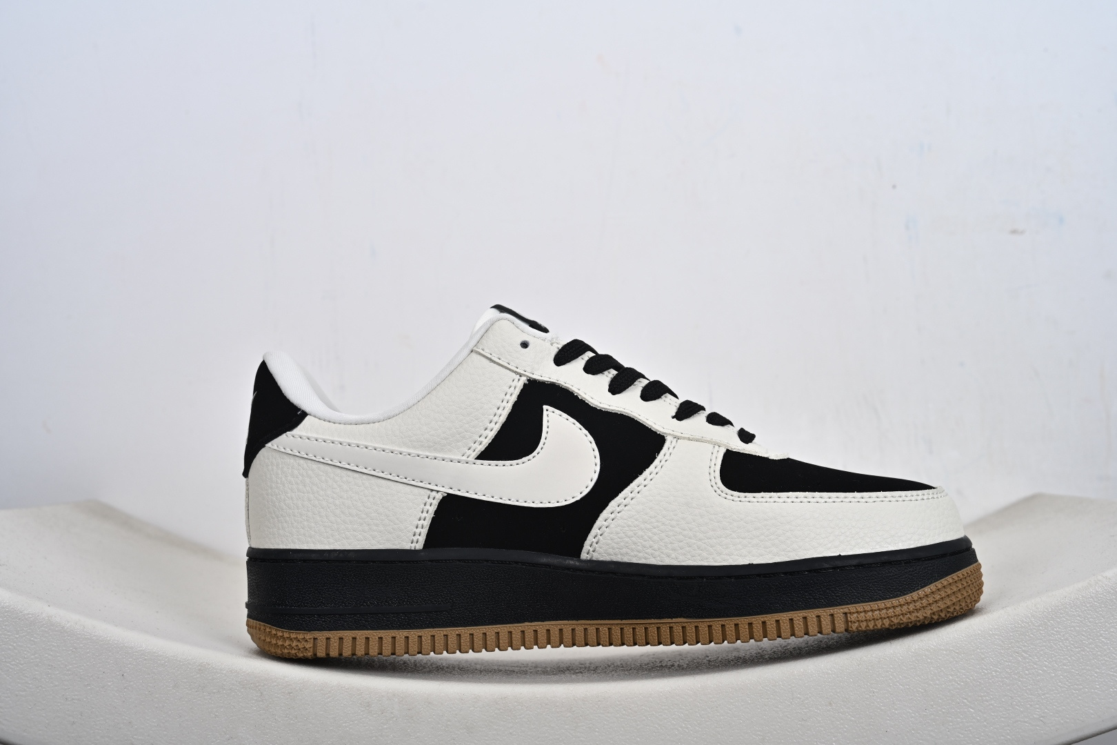 Nike Air Force 1 '07 Low “斯图西联名——双拼米黑棕”空军一号 高端定制 低帮 运动鞋 休闲鞋 LD1999-006 Nike Air Force 1 '07 Low “斯图西联名——双拼米黑棕”空军一号 高端定制 低帮 运动鞋 休闲鞋 LD1999-006