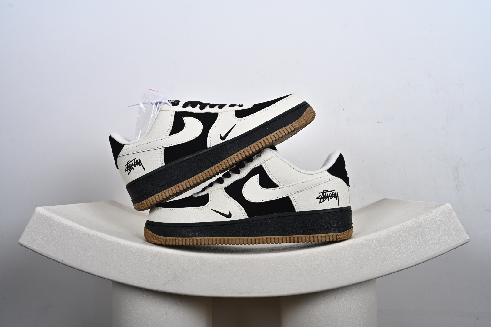 Nike Air Force 1 ’07 Low “斯图西联名——双拼米黑棕”空军一号 高端定制 低帮 运动鞋 休闲鞋 LD1999-006 Nike Air Force 1 ’07 Low “斯图西联名——双拼米黑棕”空军一号 高端定制 低帮 运动鞋 休闲鞋 LD1999-006