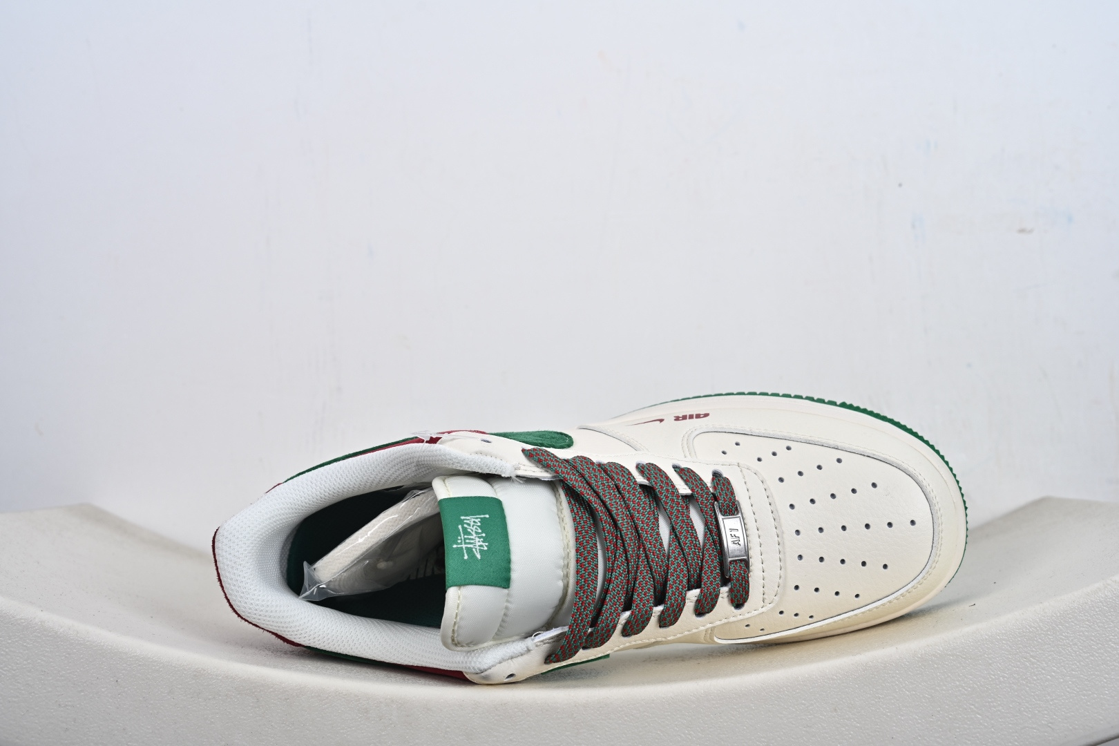 NIke Air Force 1 '07 Low “斯图西联名——酒红绿满天星”空军一号 低帮 运动鞋 XD9314-615 NIke Air Force 1 '07 Low “斯图西联名——酒红绿满天星”空军一号 低帮 运动鞋 XD9314-615