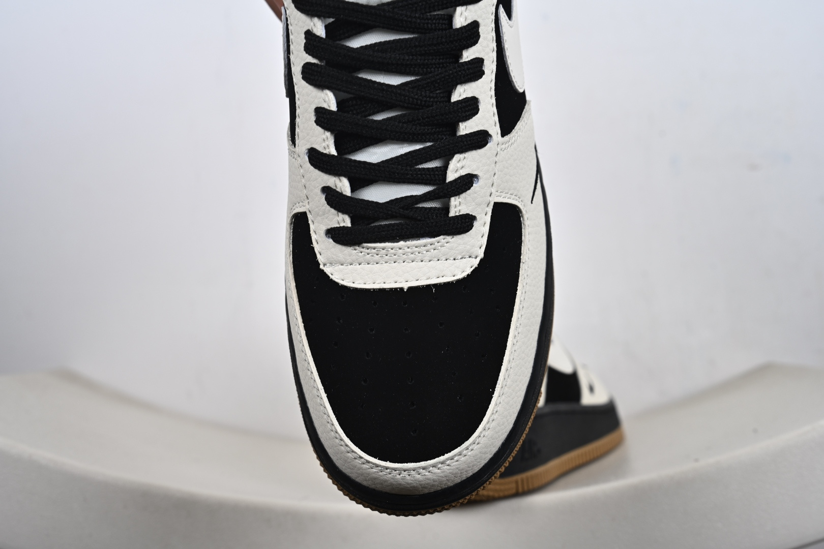 定制版 NK Air Force 1 '07 Low “斯图西联名——双拼米黑棕”空军一号 高端定制 低帮 运动鞋 休闲鞋 LD1999-006 定制版 NK Air Force 1 '07 Low “斯图西联名——双拼米黑棕”空军一号 高端定制 低帮 运动鞋 休闲鞋 LD1999-006