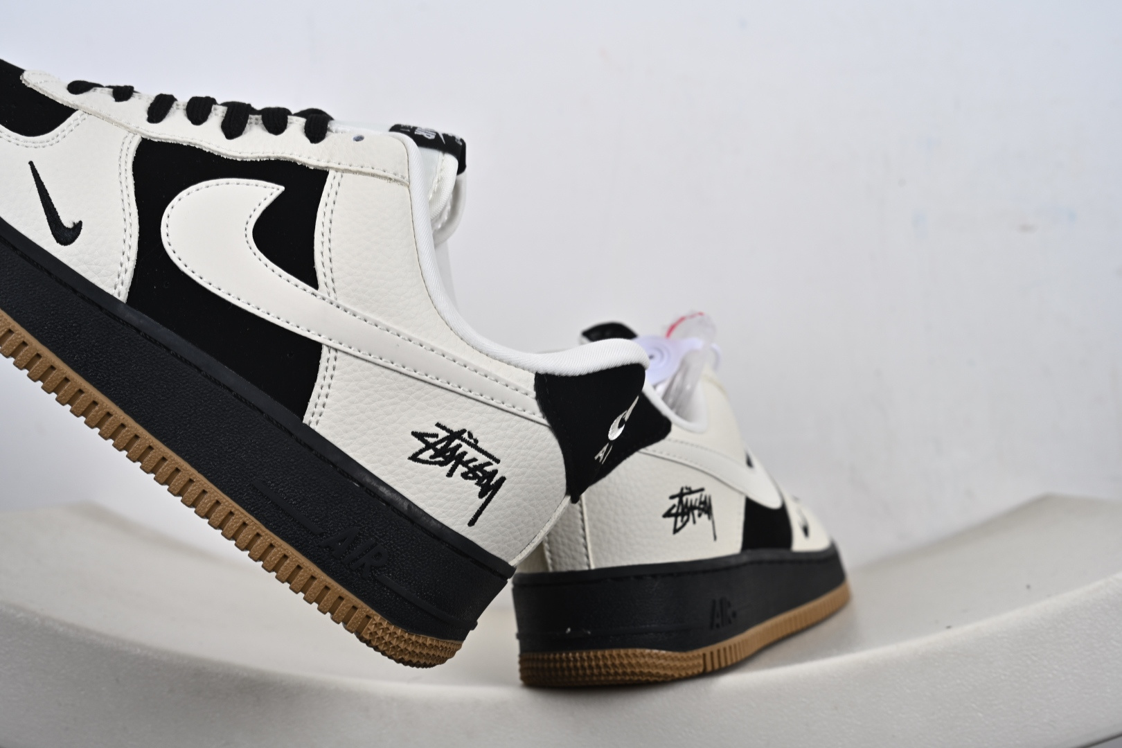定制版 NK Air Force 1 '07 Low “斯图西联名——双拼米黑棕”空军一号 高端定制 低帮 运动鞋 休闲鞋 LD1999-006 定制版 NK Air Force 1 '07 Low “斯图西联名——双拼米黑棕”空军一号 高端定制 低帮 运动鞋 休闲鞋 LD1999-006