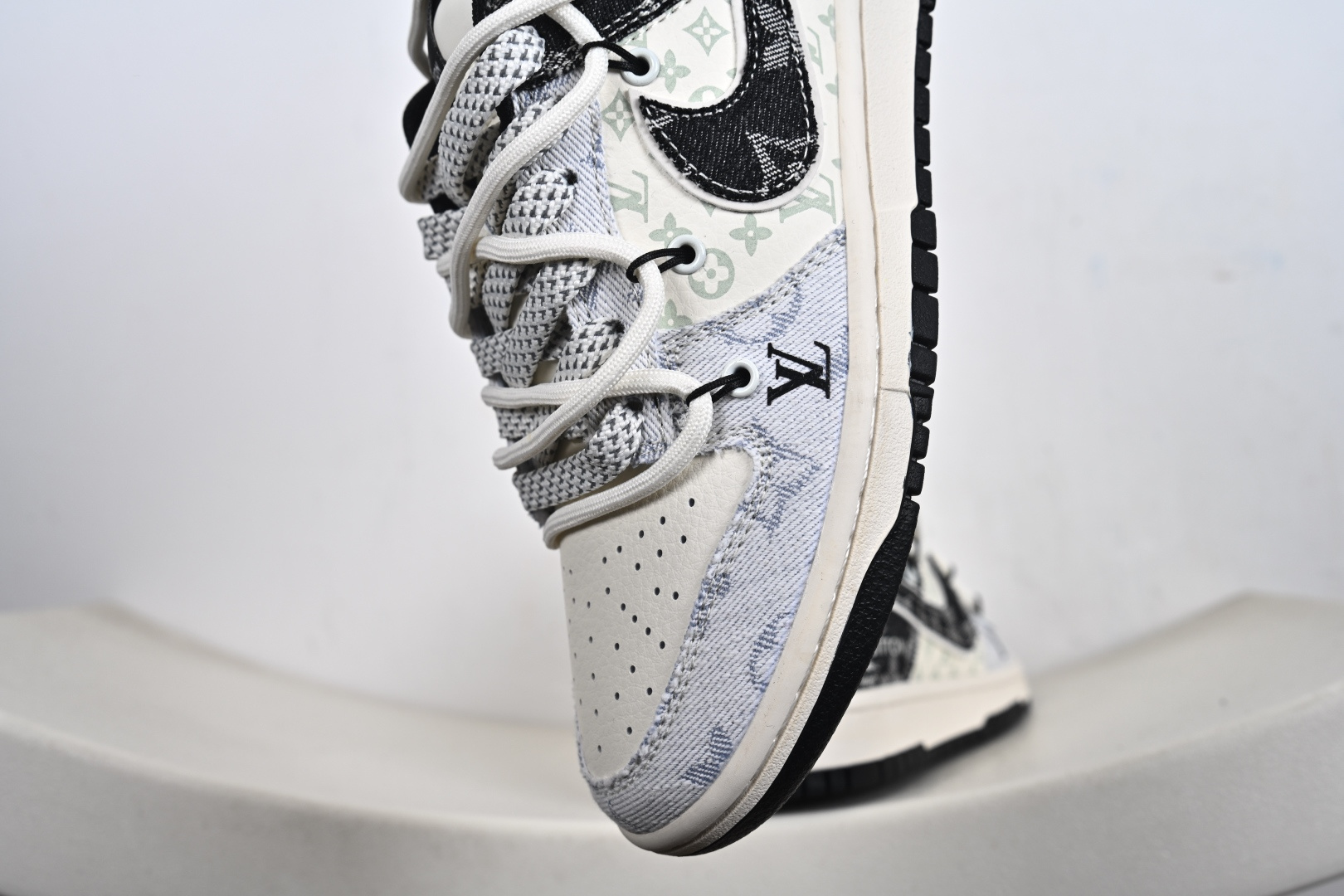 定制版 NK Dunk Low“L联名——荔纹勾抽绳” 周年高端定制 低帮休闲板鞋 CX5050-Y43 定制版 NK Dunk Low“L联名——荔纹勾抽绳” 周年高端定制 低帮休闲板鞋 CX5050-Y43