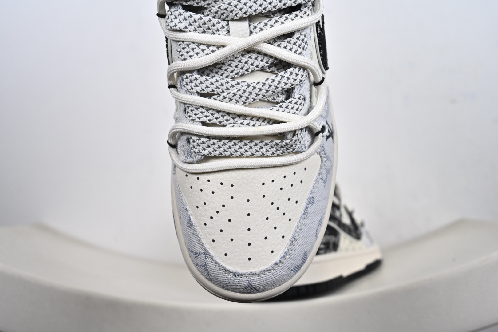 定制版 NK Dunk Low“L联名——荔纹勾抽绳” 周年高端定制 低帮休闲板鞋 CX5050-Y43 定制版 NK Dunk Low“L联名——荔纹勾抽绳” 周年高端定制 低帮休闲板鞋 CX5050-Y43