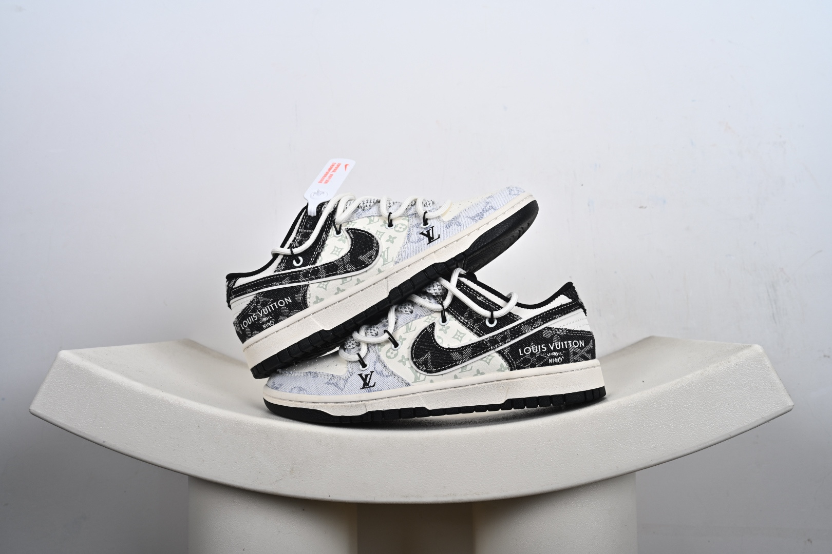 定制版 NK Dunk Low“L联名——荔纹勾抽绳” 周年高端定制 低帮休闲板鞋 CX5050-Y43 定制版 NK Dunk Low“L联名——荔纹勾抽绳” 周年高端定制 低帮休闲板鞋 CX5050-Y43