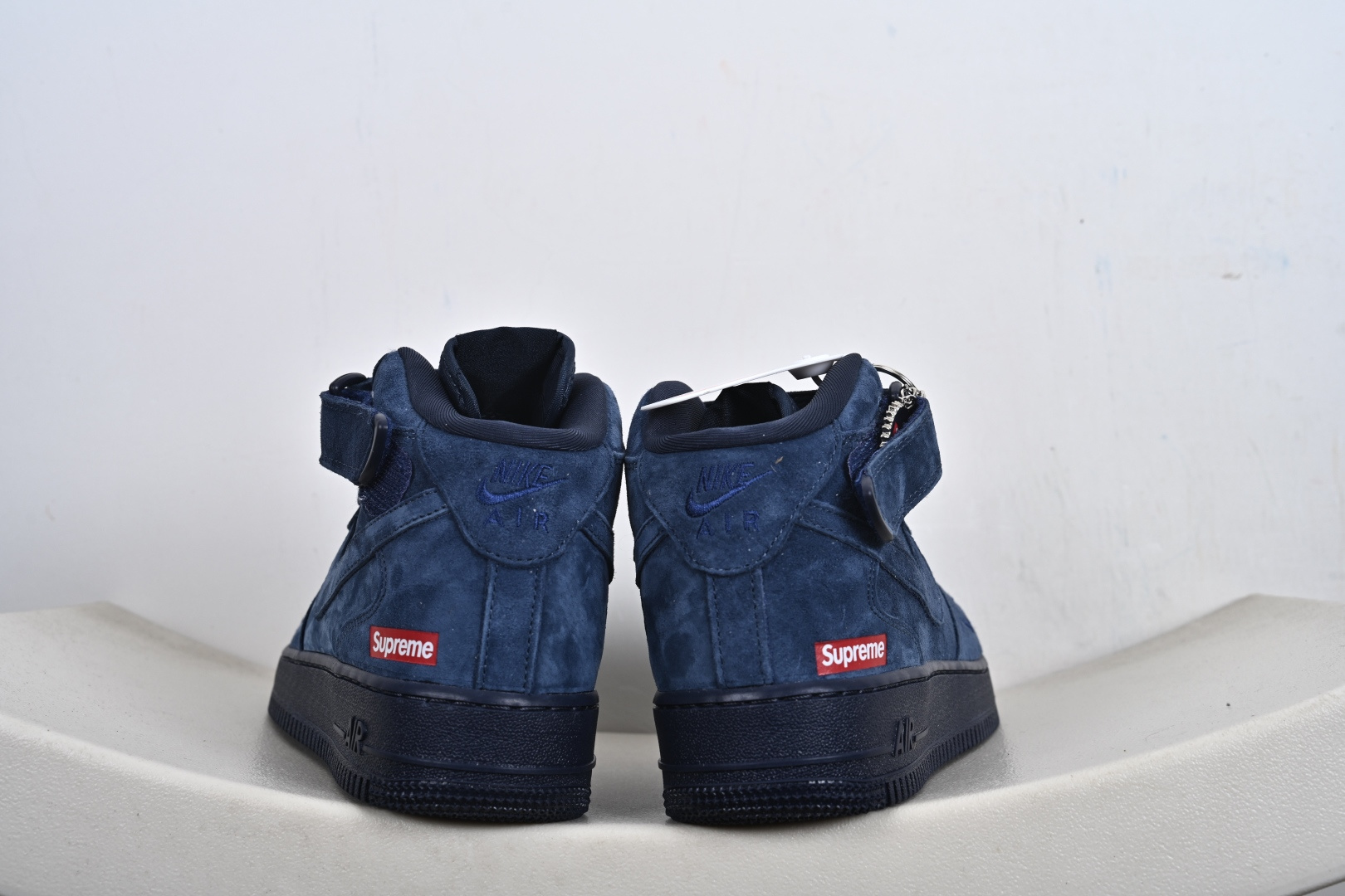 Nike Air Force 1 MID Supreme联名 一号中帮休闲板鞋 DV0788-006 Nike Air Force 1 MID Supreme联名 一号中帮休闲板鞋 DV0788-006