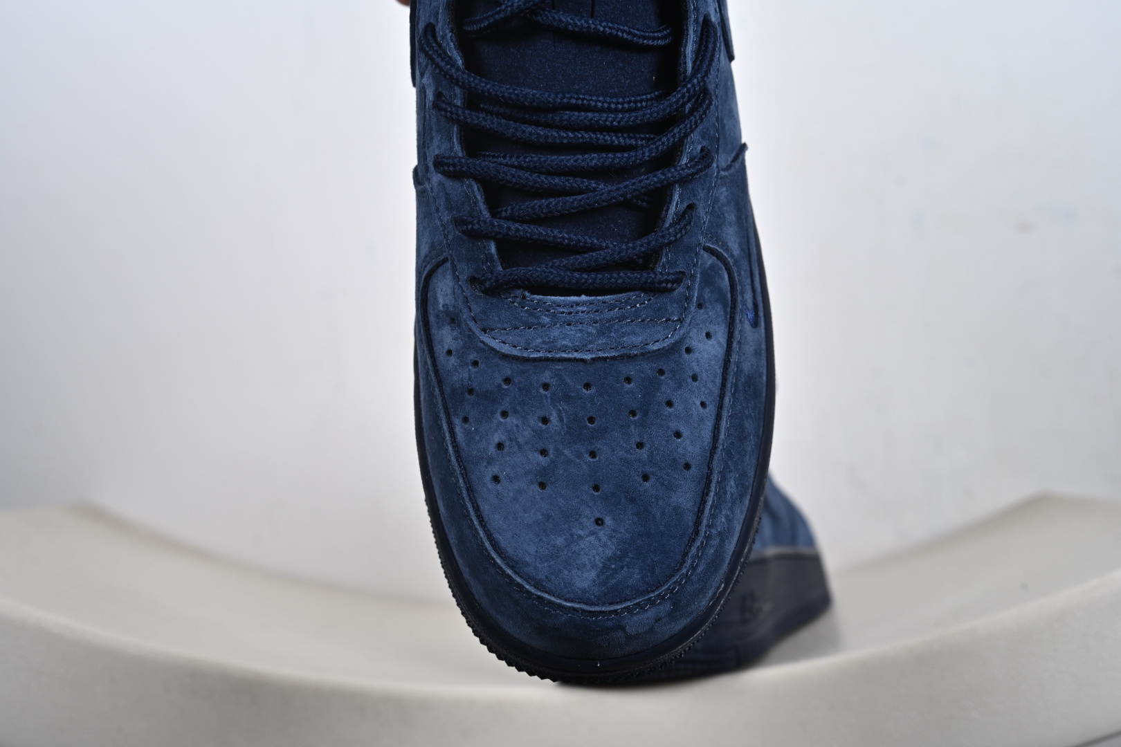 Nike Air Force 1 MID Supreme联名 一号中帮休闲板鞋 DV0788-006 Nike Air Force 1 MID Supreme联名 一号中帮休闲板鞋 DV0788-006