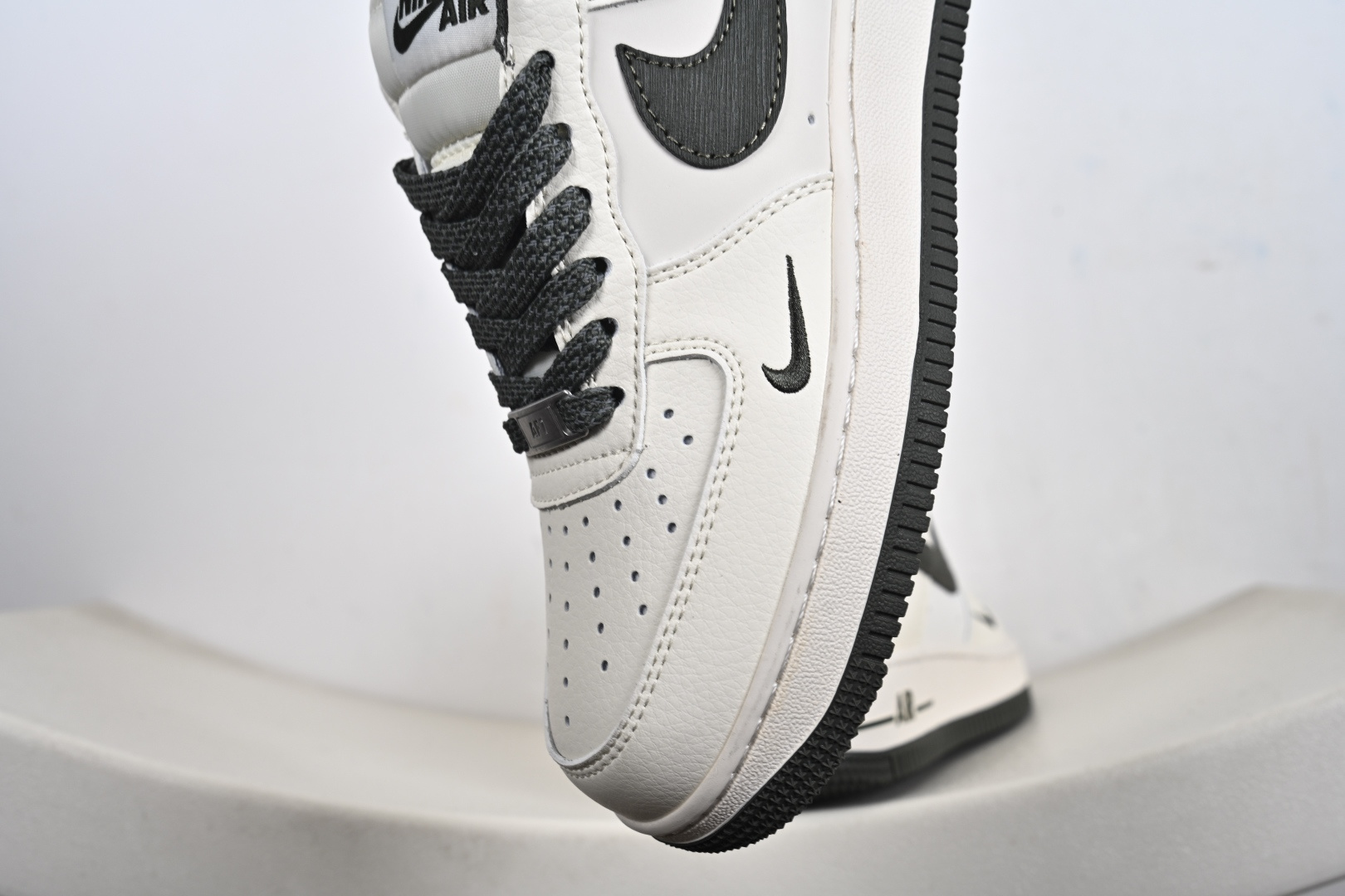 NIke Air Force 1 '07 Low 空军一号低帮 运动鞋 休闲鞋 SM6668-125