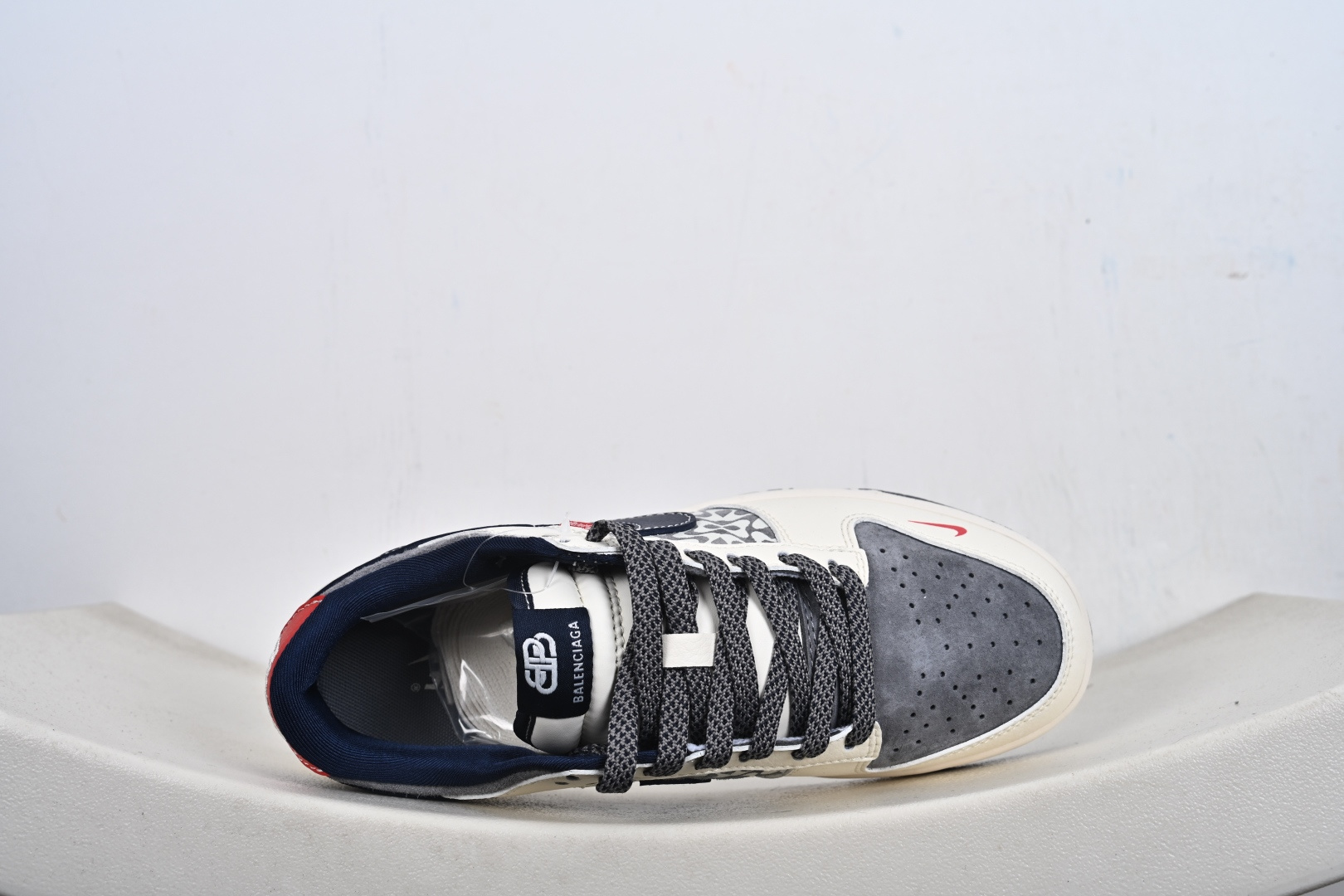 定制版 高端定制Nike SB Dunk Low “巴黎世家联名------白灰蓝麂皮” 高端定制 低帮休闲板鞋 XD1588-242-Top High Quatity Cheap Sneakers Fashion Clothing Clothes Bags handbags Shoes of all Brand wholesale With The best Quality And Beautiful Price from China Factory Chinese suppliers wholesaler seller 定制版 高端定制Nike SB Dunk Low “巴黎世家联名------白灰蓝麂皮” 高端定制 低帮休闲板鞋 XD1588-242