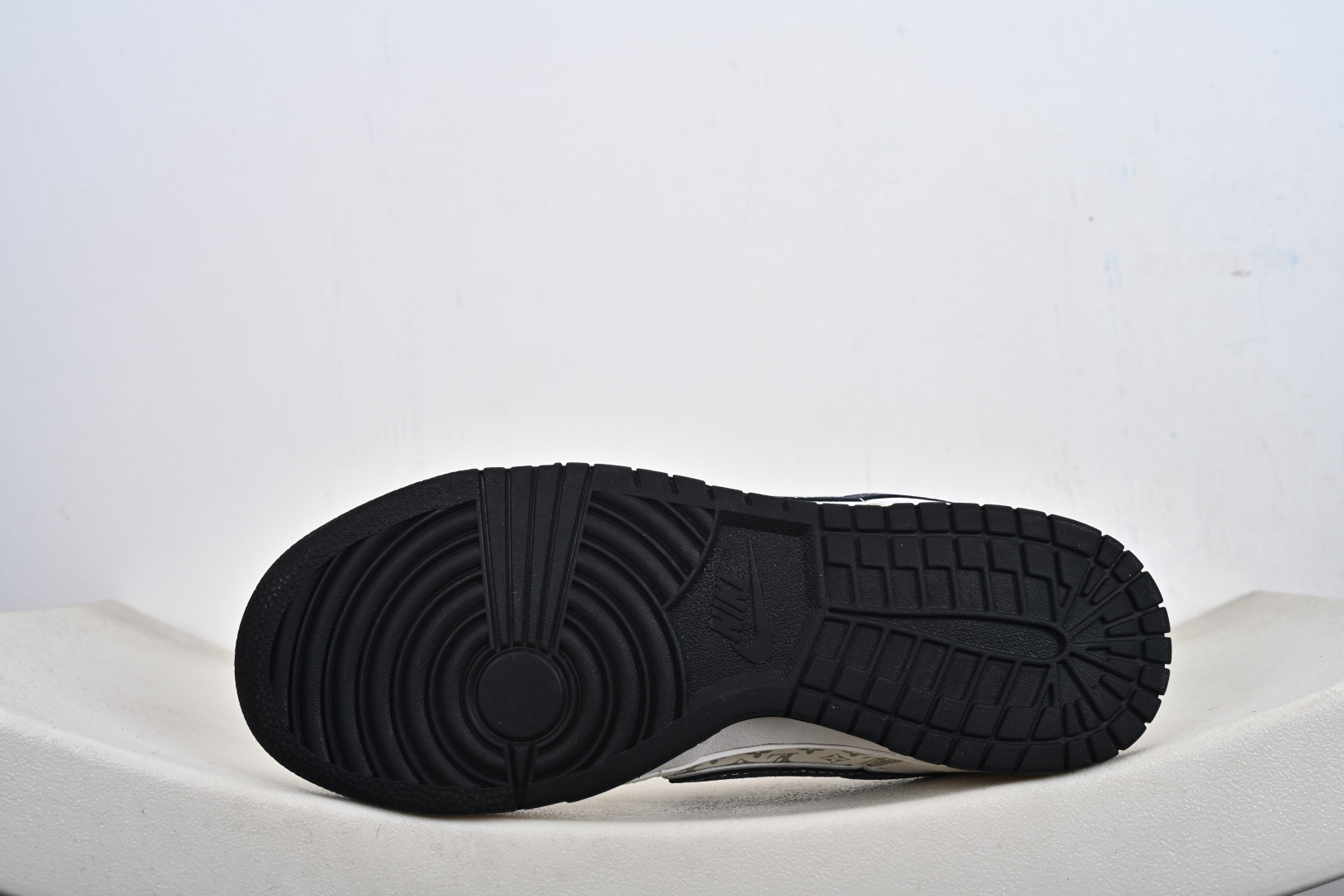 NK Dunk Low Retro ‘DIY高端定制’耐克 低帮休闲运动板鞋 KG6699-F03-Top High Quatity Cheap Sneakers Fashion Clothing Clothes Bags handbags Shoes of all Brand wholesale With The best Quality And Beautiful Price from China Factory Chinese suppliers wholesaler seller NK Dunk Low Retro ‘DIY高端定制’耐克 低帮休闲运动板鞋 KG6699-F03