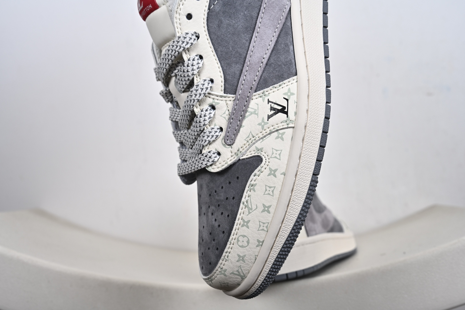 Air Jordan AJ1 Low X Louis Vuitton 低帮联名LV-灰白红尾 CX5050-Y58-Top High Quatity Cheap Sneakers Fashion Clothing Clothes Bags handbags Shoes of all Brand wholesale With The best Quality And Beautiful Price from China Factory Chinese suppliers wholesaler seller Air Jordan AJ1 Low X Louis Vuitton 低帮联名LV-灰白红尾 CX5050-Y58