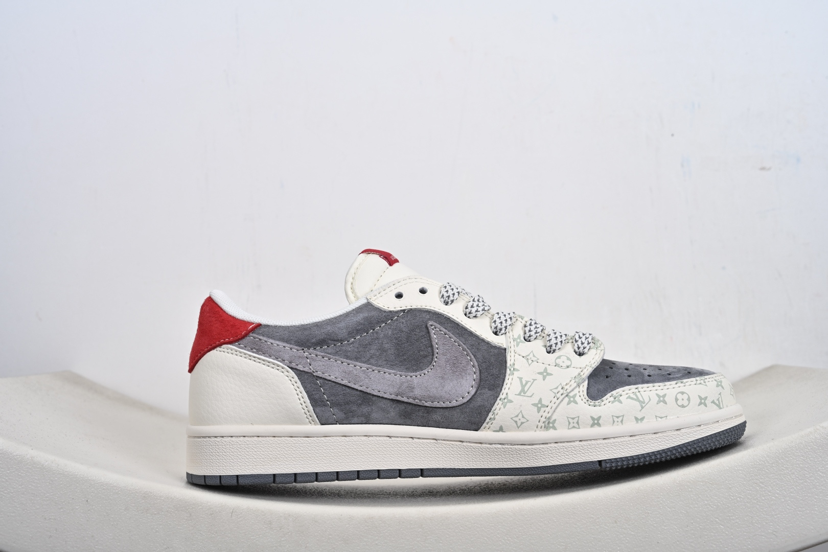 Air Jordan AJ1 Low X Louis Vuitton 低帮联名LV-灰白红尾 CX5050-Y58-Top High Quatity Cheap Sneakers Fashion Clothing Clothes Bags handbags Shoes of all Brand wholesale With The best Quality And Beautiful Price from China Factory Chinese suppliers wholesaler seller Air Jordan AJ1 Low X Louis Vuitton 低帮联名LV-灰白红尾 CX5050-Y58