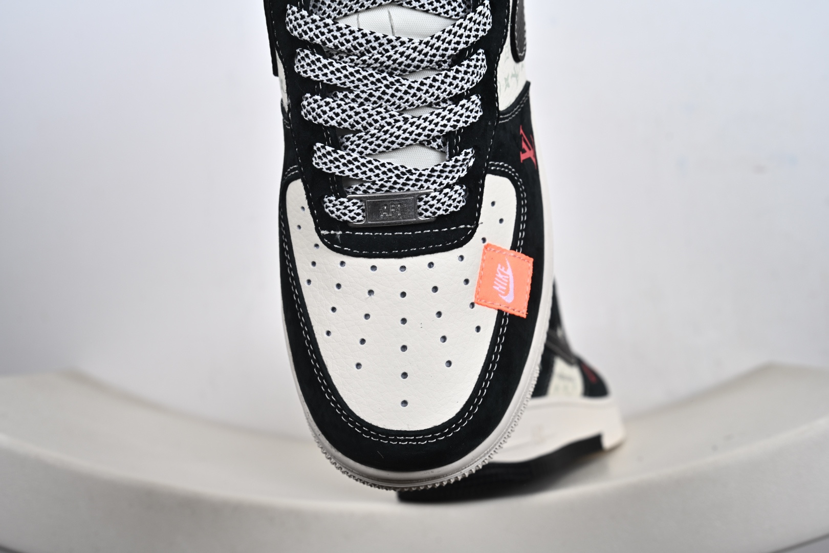 NK Air Force 1 '07 Low “L联名——米黑印花橙标 ”空军一号 低帮 运动鞋 休闲鞋 CX5050-Y41-Top High Quatity Cheap Sneakers Fashion Clothing Clothes Bags handbags Shoes of all Brand wholesale With The best Quality And Beautiful Price from China Factory Chinese suppliers wholesaler seller NK Air Force 1 '07 Low “L联名——米黑印花橙标 ”空军一号 低帮 运动鞋 休闲鞋 CX5050-Y41