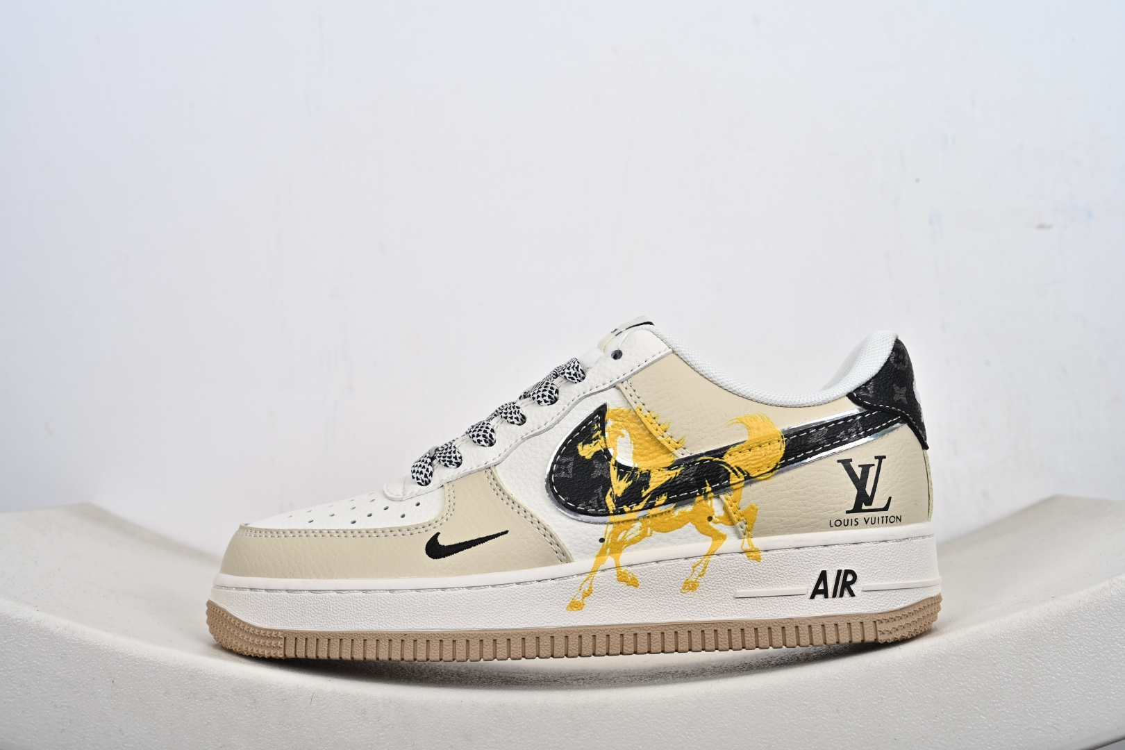 NIke Air Force 1 '07 Low “LV联名-骏马奔腾”空军一号 低帮 运动鞋 休闲鞋 ZH2598-308-Top High Quatity Cheap Sneakers Fashion Clothing Clothes Bags handbags Shoes of all Brand wholesale With The best Quality And Beautiful Price from China Factory Chinese suppliers wholesaler seller NIke Air Force 1 '07 Low “LV联名-骏马奔腾”空军一号 低帮 运动鞋 休闲鞋 ZH2598-308