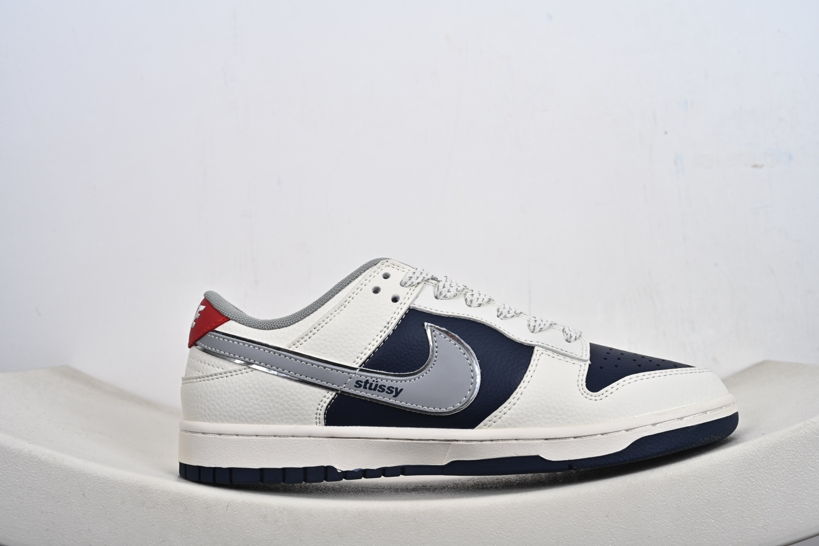 2026年新款限量发售 Nike SB Dunk Low“ 马年限定—汗血宝马” 周年高端定制 低帮休闲板鞋 SD6888-107-Top High Quatity Cheap Sneakers Fashion Clothing Clothes Bags handbags Shoes of all Brand wholesale With The best Quality And Beautiful Price from China Factory Chinese suppliers wholesaler seller 2026年新款限量发售 Nike SB Dunk Low“ 马年限定—汗血宝马” 周年高端定制 低帮休闲板鞋 SD6888-107